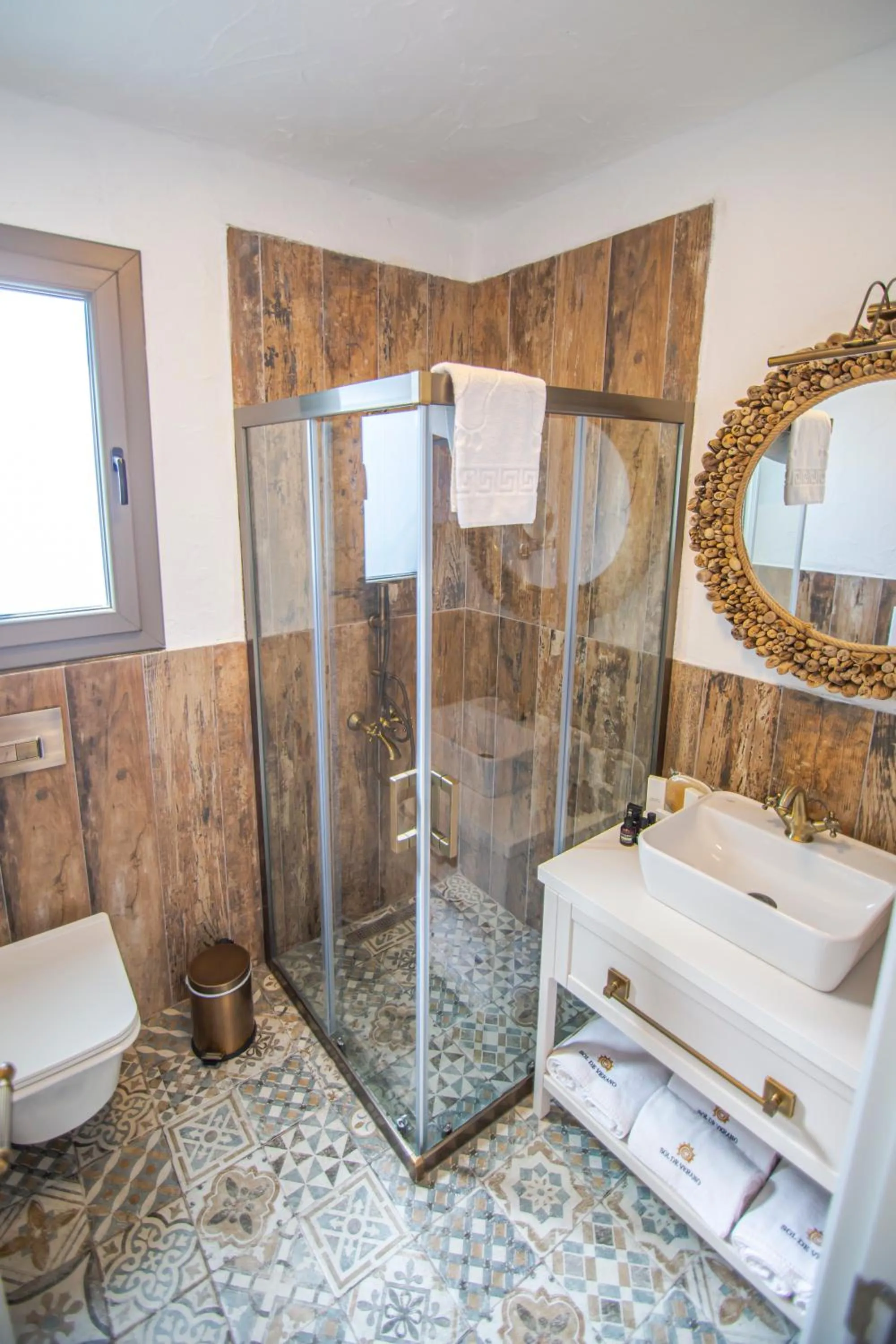 Shower in SOL DE VERANO OTEL