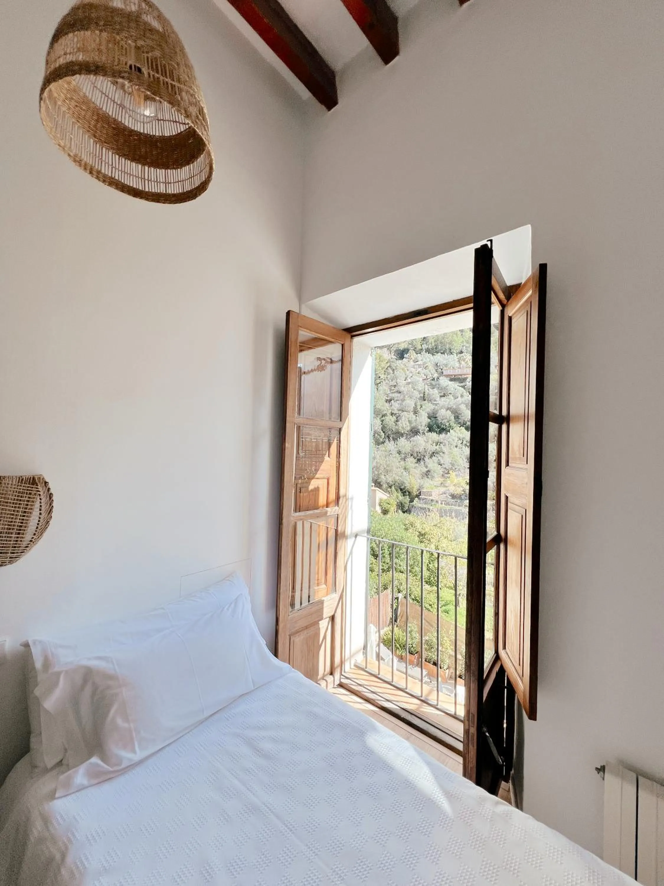 Bed in Fornalutx Petit Hotel - Bed & Breakfast