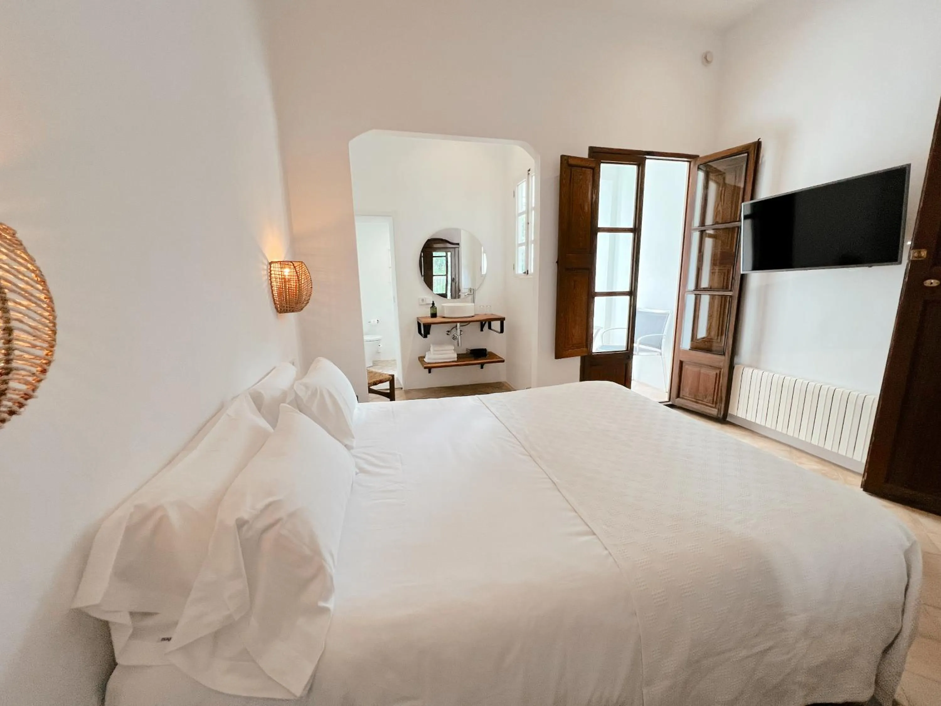 Bed in Fornalutx Petit Hotel - Bed & Breakfast