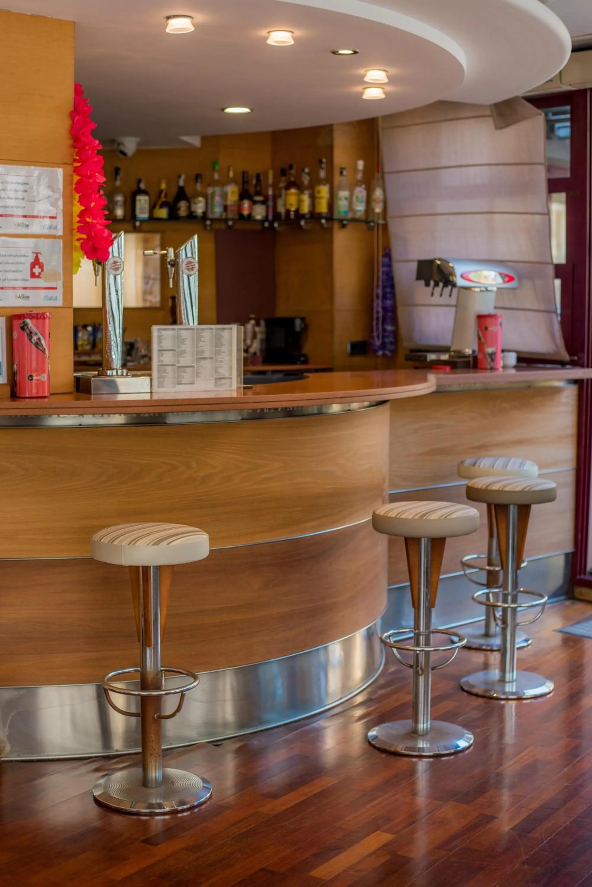 Coffee/tea facilities in Hotel Acacias Suites & Spa