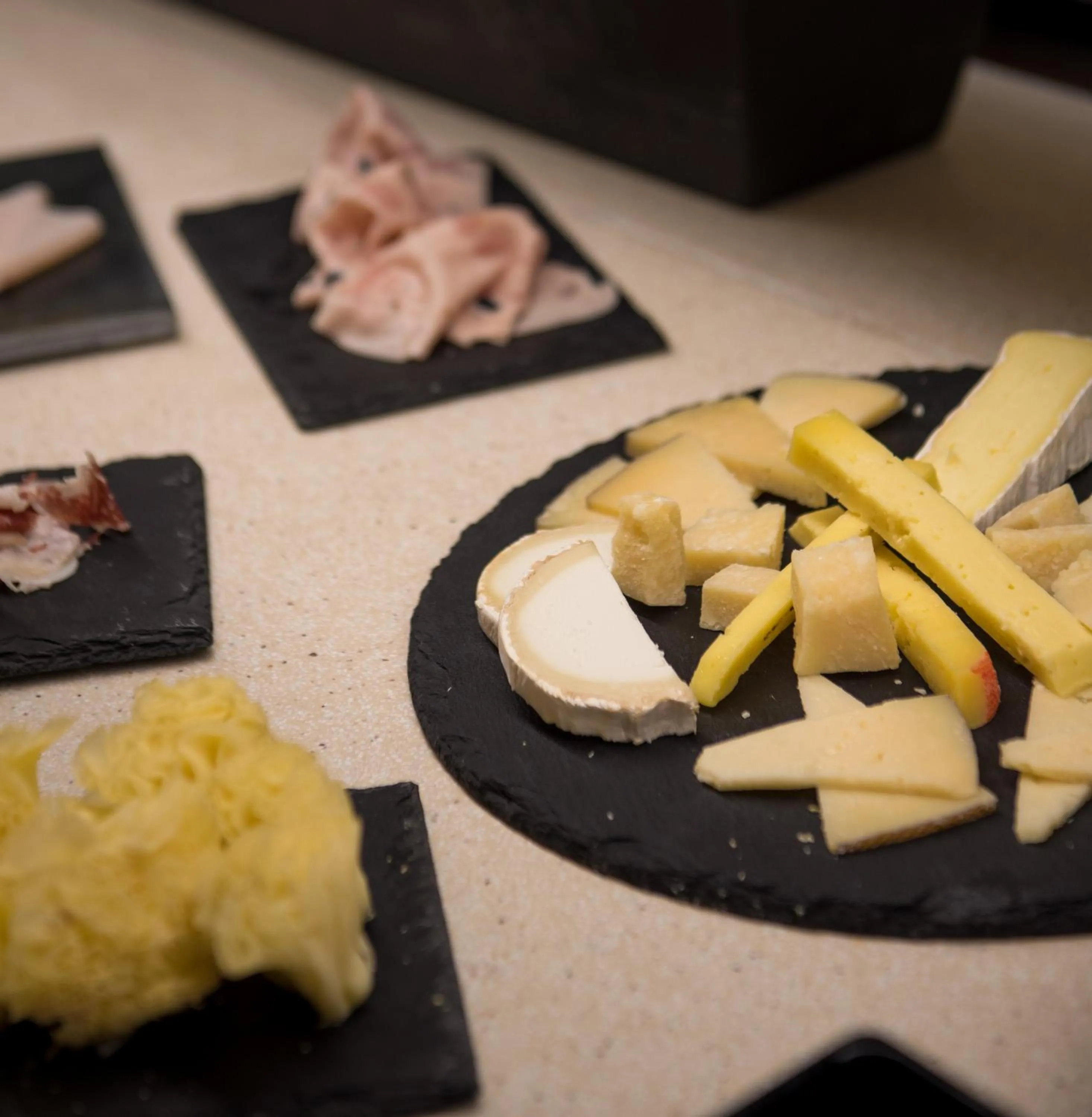 Food and drinks in Hotel Acacias Suites & Spa