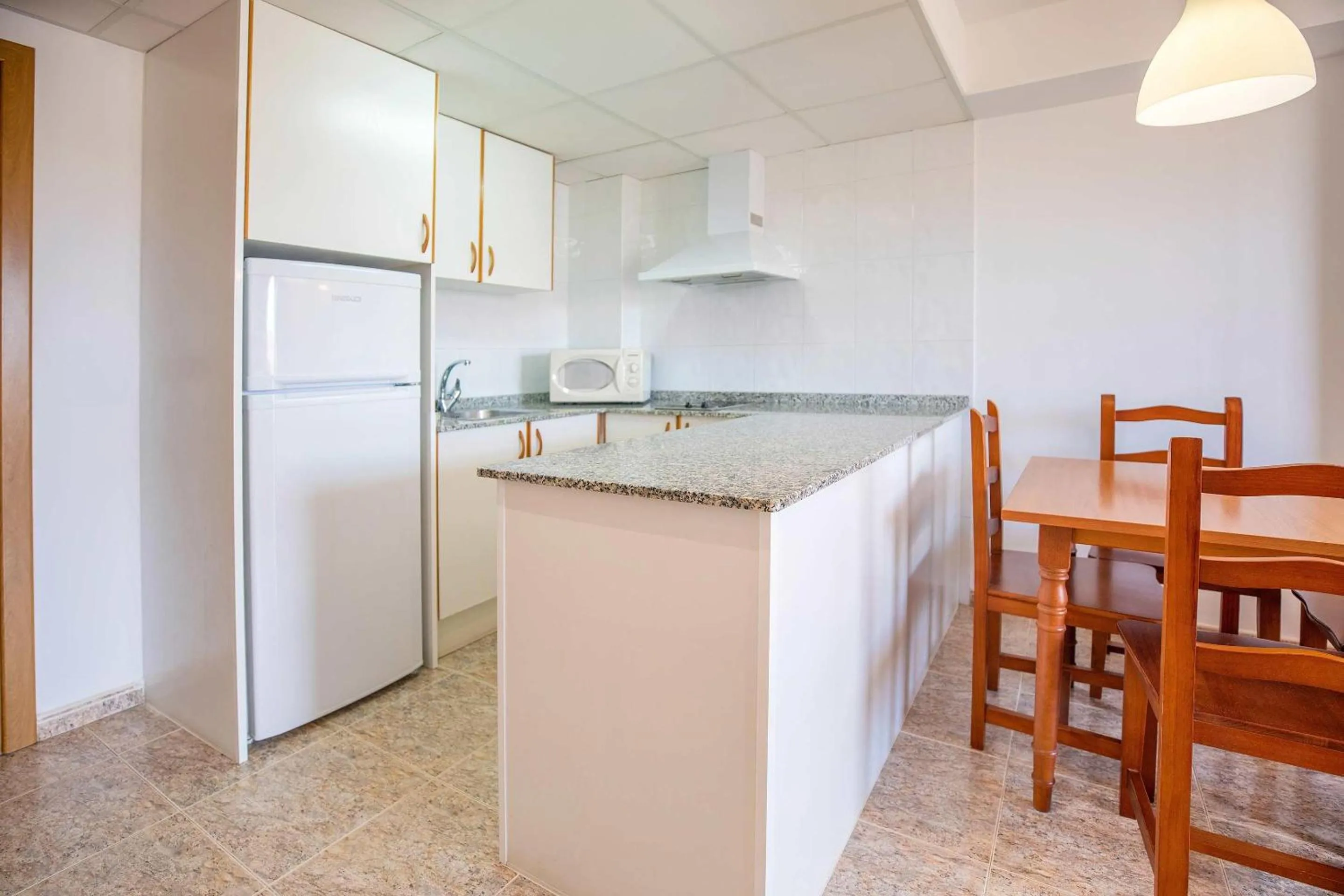 Kitchen or kitchenette in Hotel Servigroup Romana