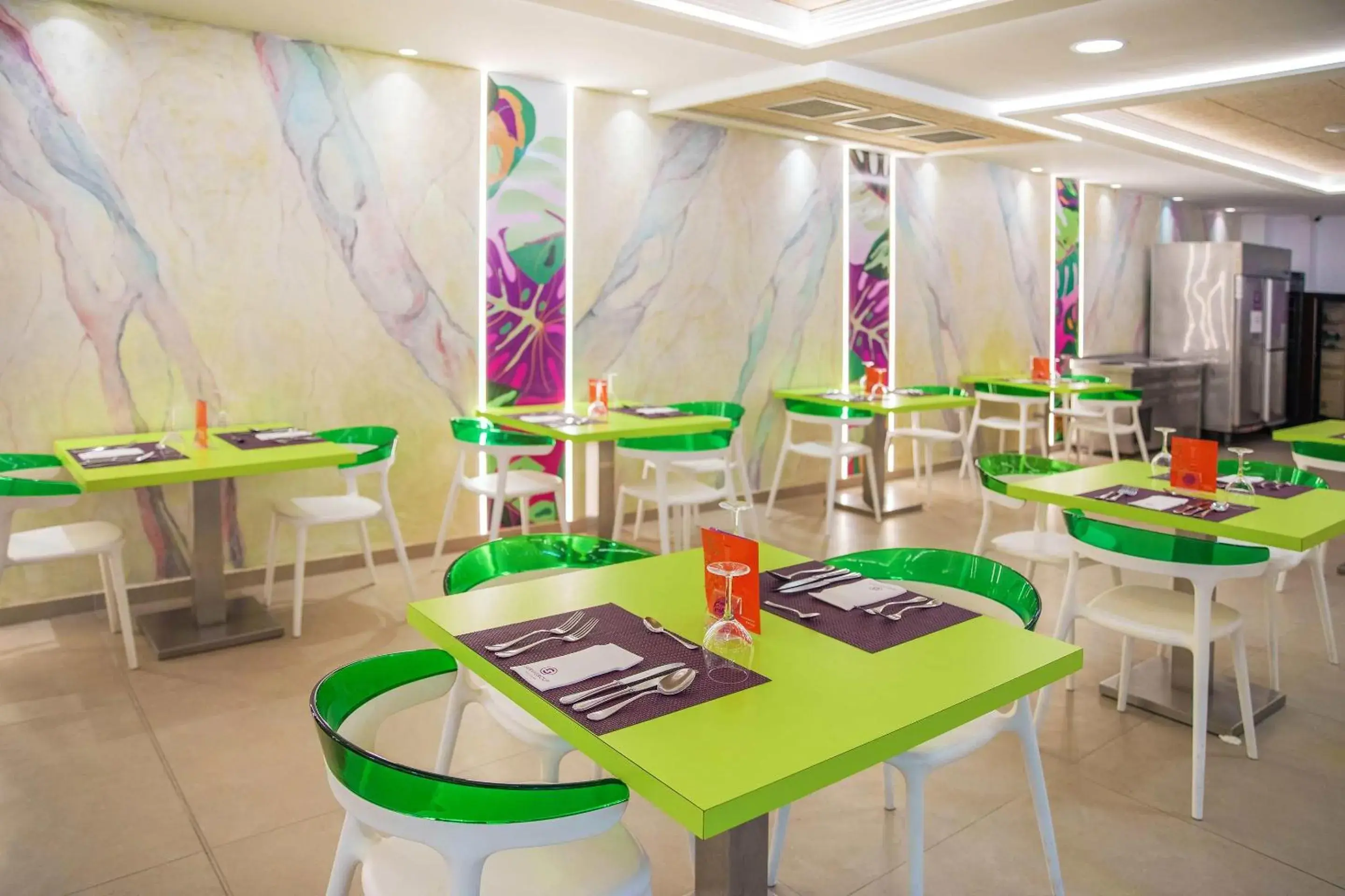 Restaurant/places to eat in Hotel Servigroup Romana Restaurant/places to eat in Hotel Servigroup Romana