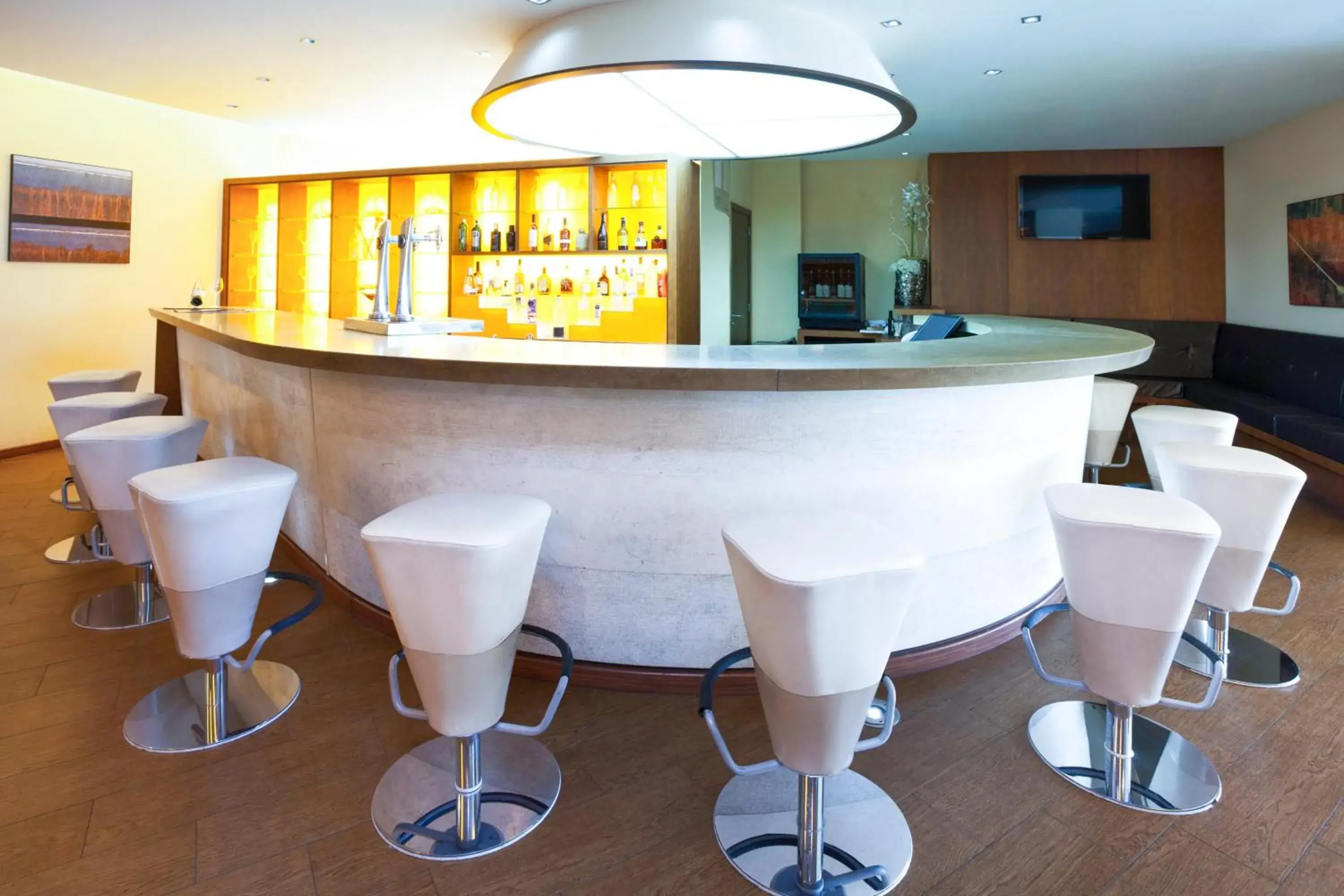 Lounge or bar in Sercotel Valladolid Lounge or bar in Sercotel Valladolid