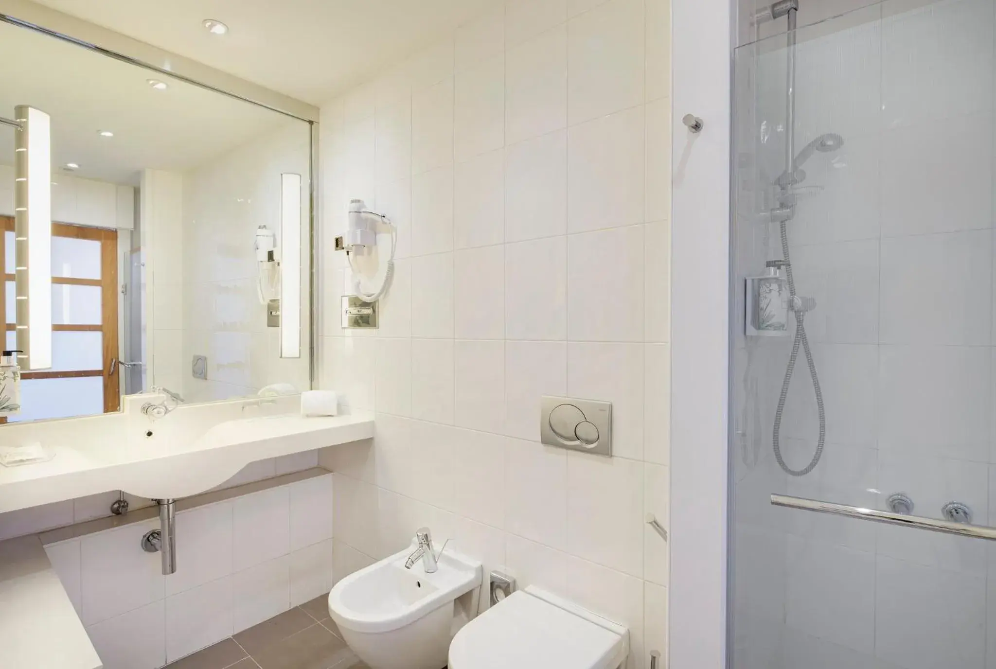 Bathroom in Sercotel Valladolid Bathroom in Sercotel Valladolid