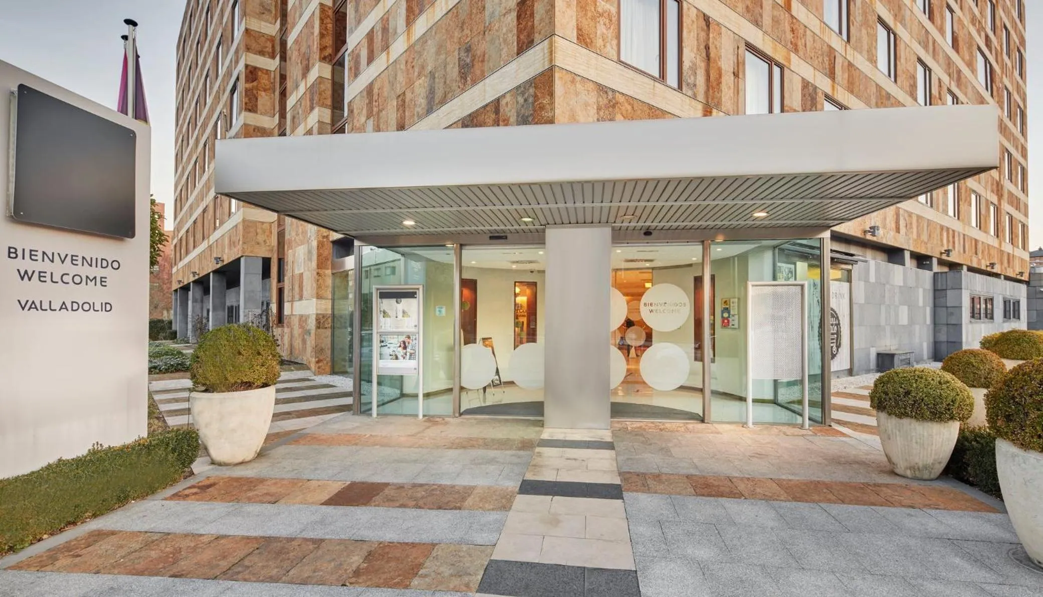 Facade/entrance in Sercotel Valladolid