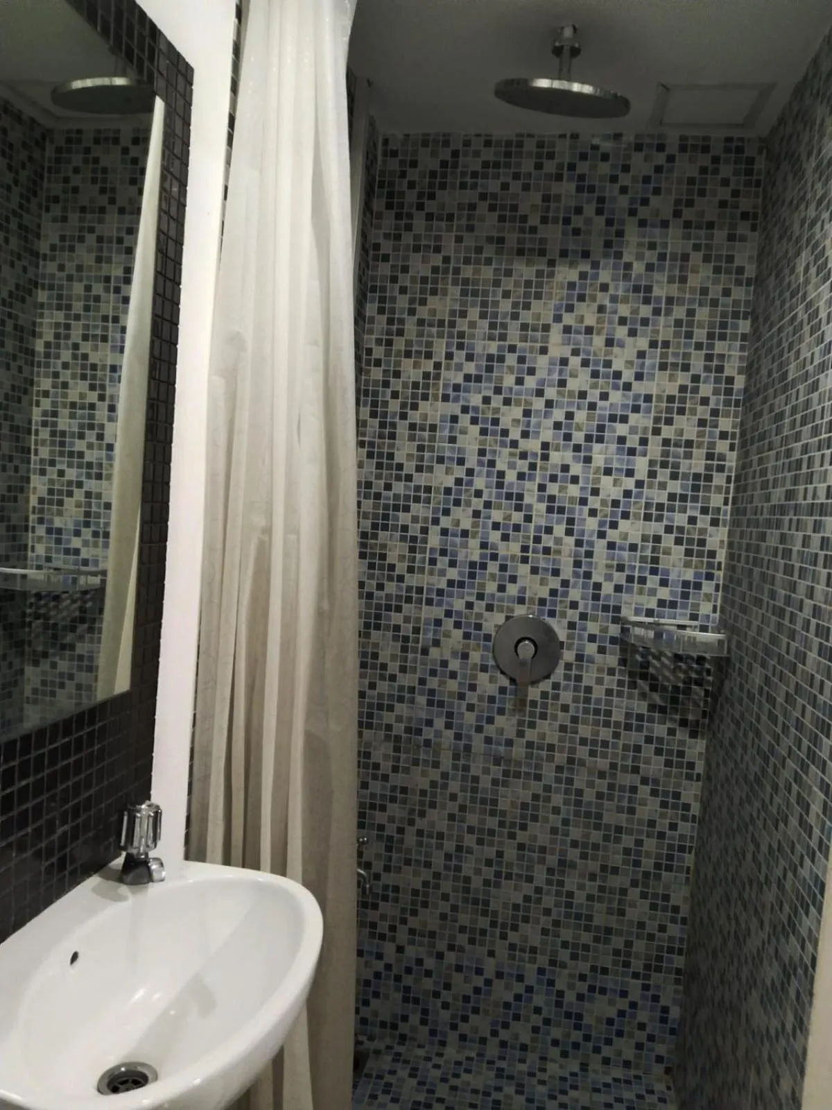 Shower in SMART Dream Inn