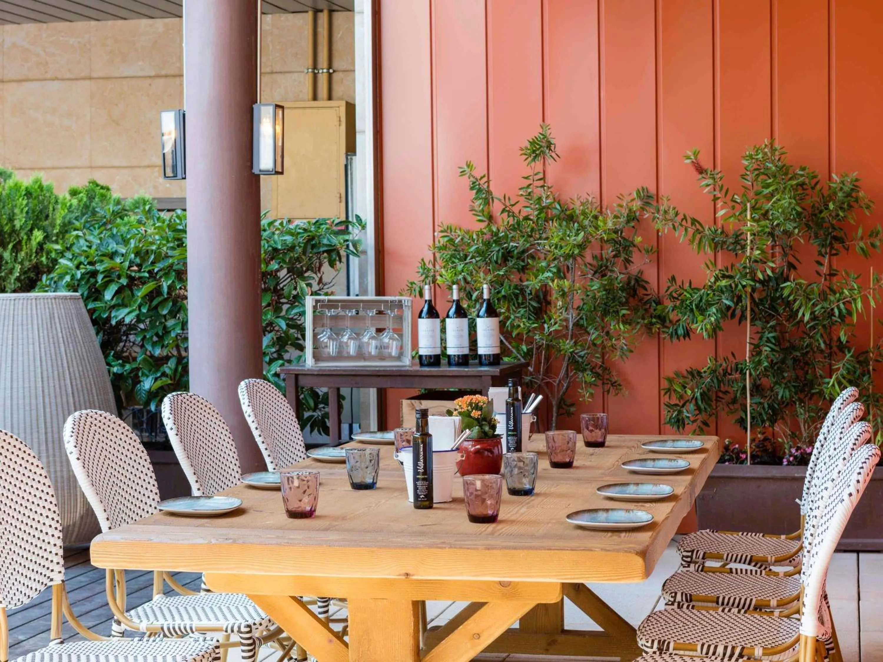 Lounge or bar in Novotel Barcelona Cornellà