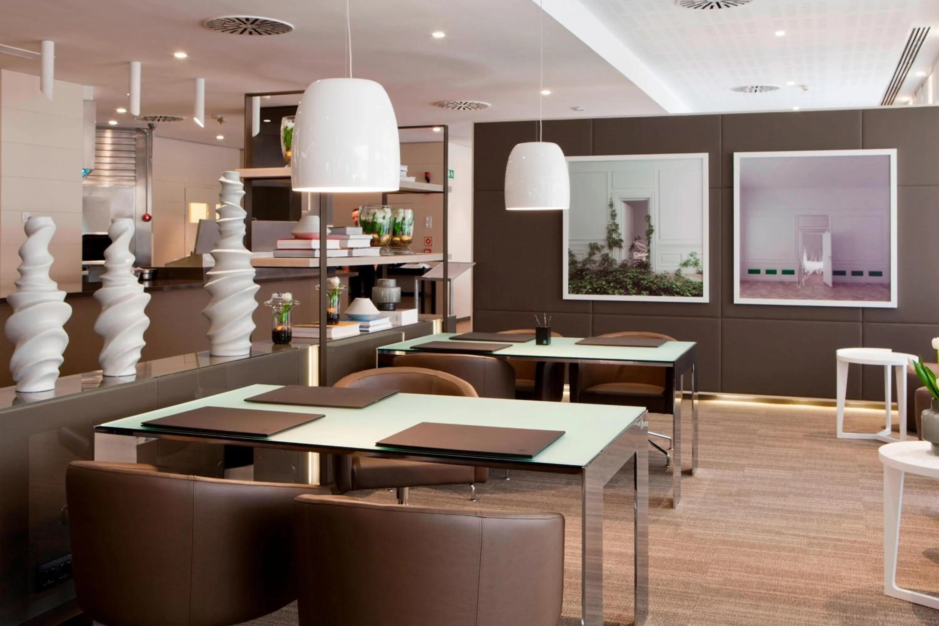 Lounge or bar in AC Hotel San Cugat by Marriott
