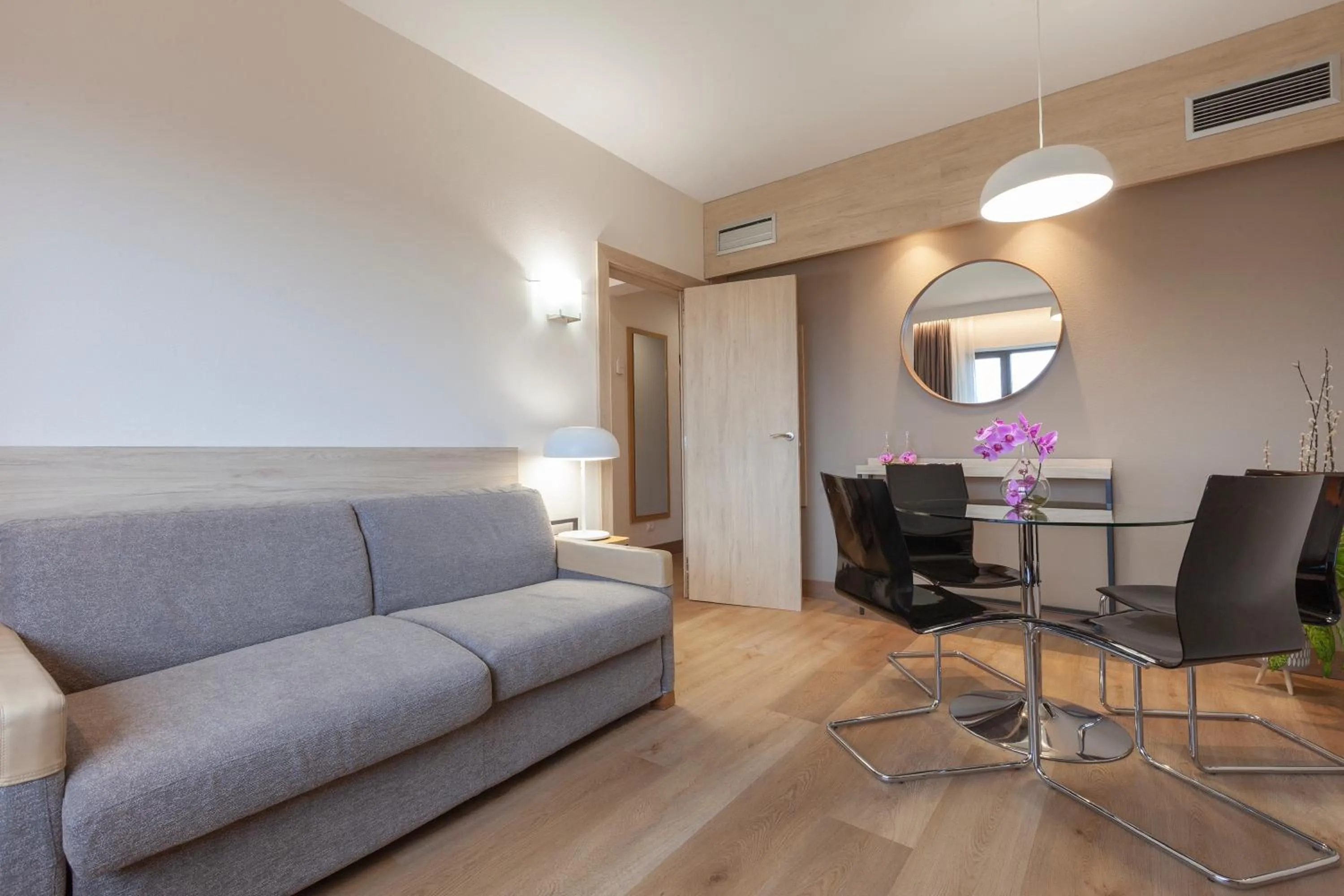 Living room in Hotel Puerta de Bilbao