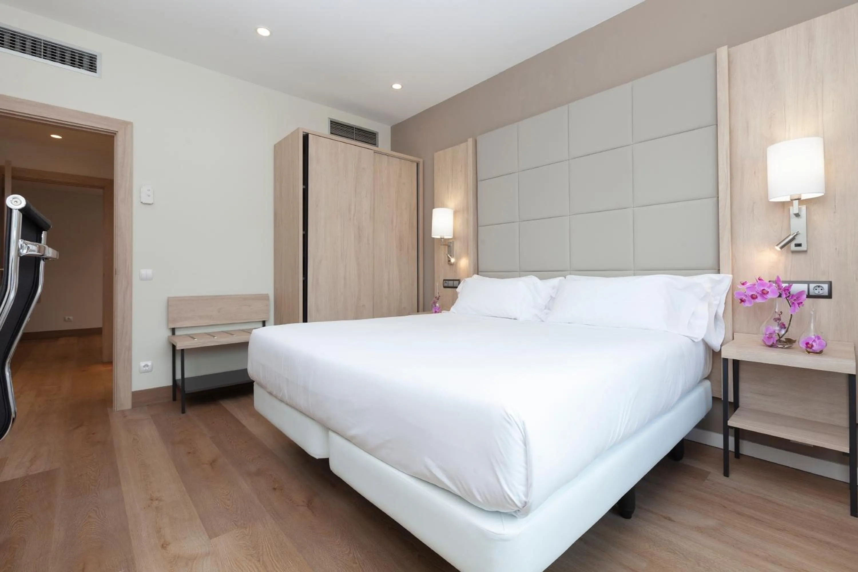 Bed in Hotel Puerta de Bilbao