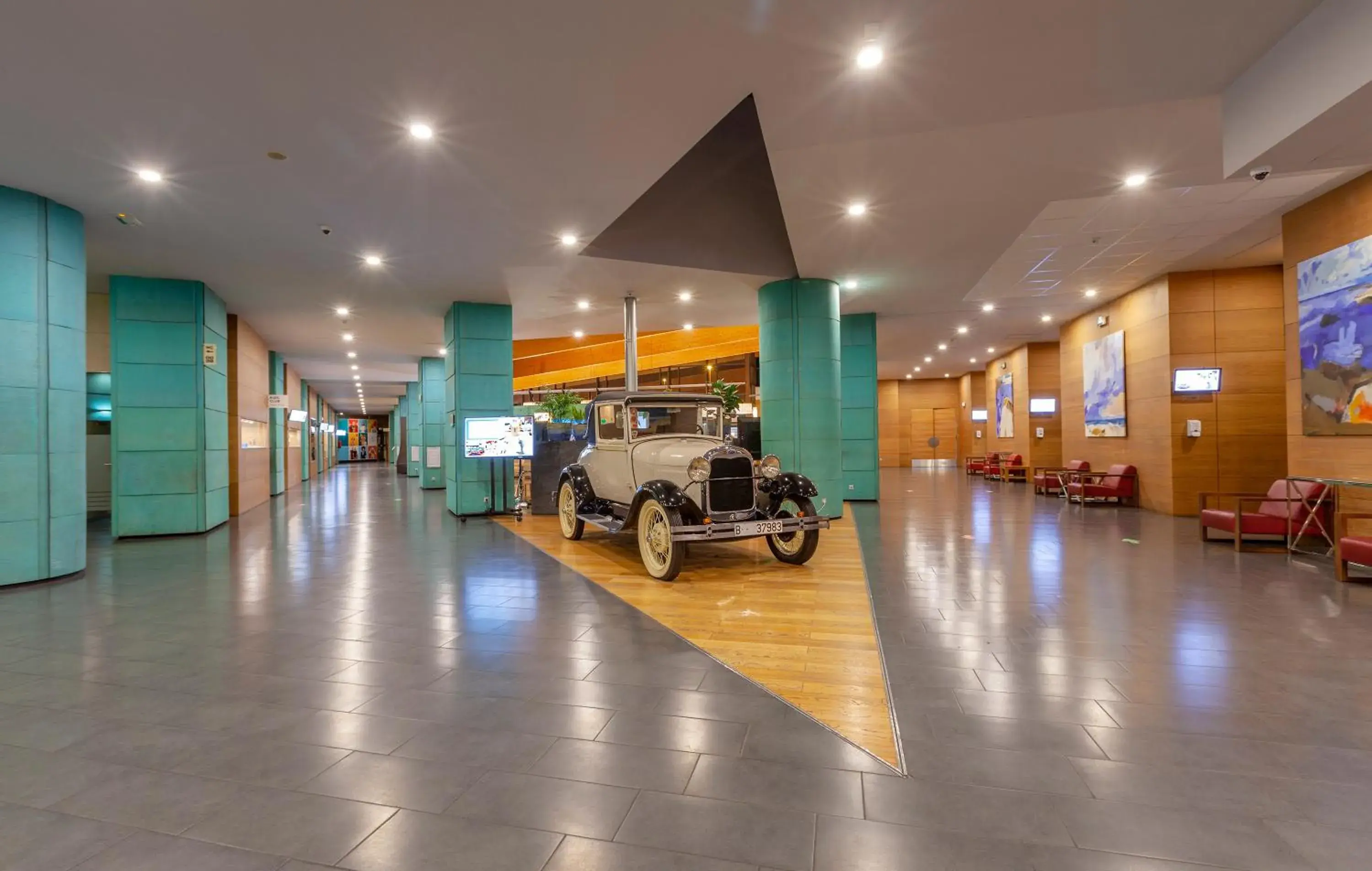 Lobby or reception in Hotel Puerta de Bilbao Lobby or reception in Hotel Puerta de Bilbao