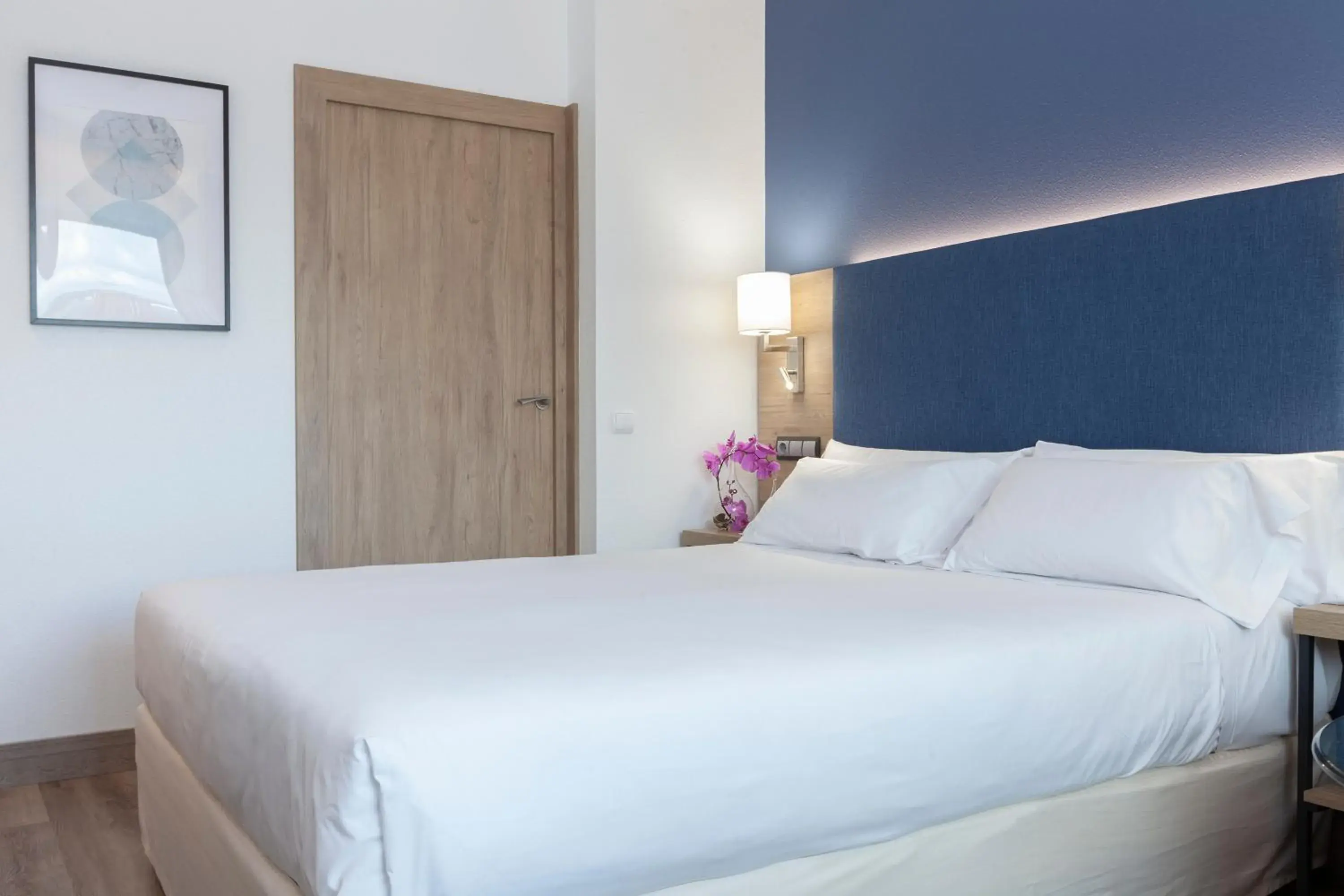 Deluxe Twin Room with Parking in Hotel Puerta de Bilbao Deluxe Twin Room with Parking in Hotel Puerta de Bilbao