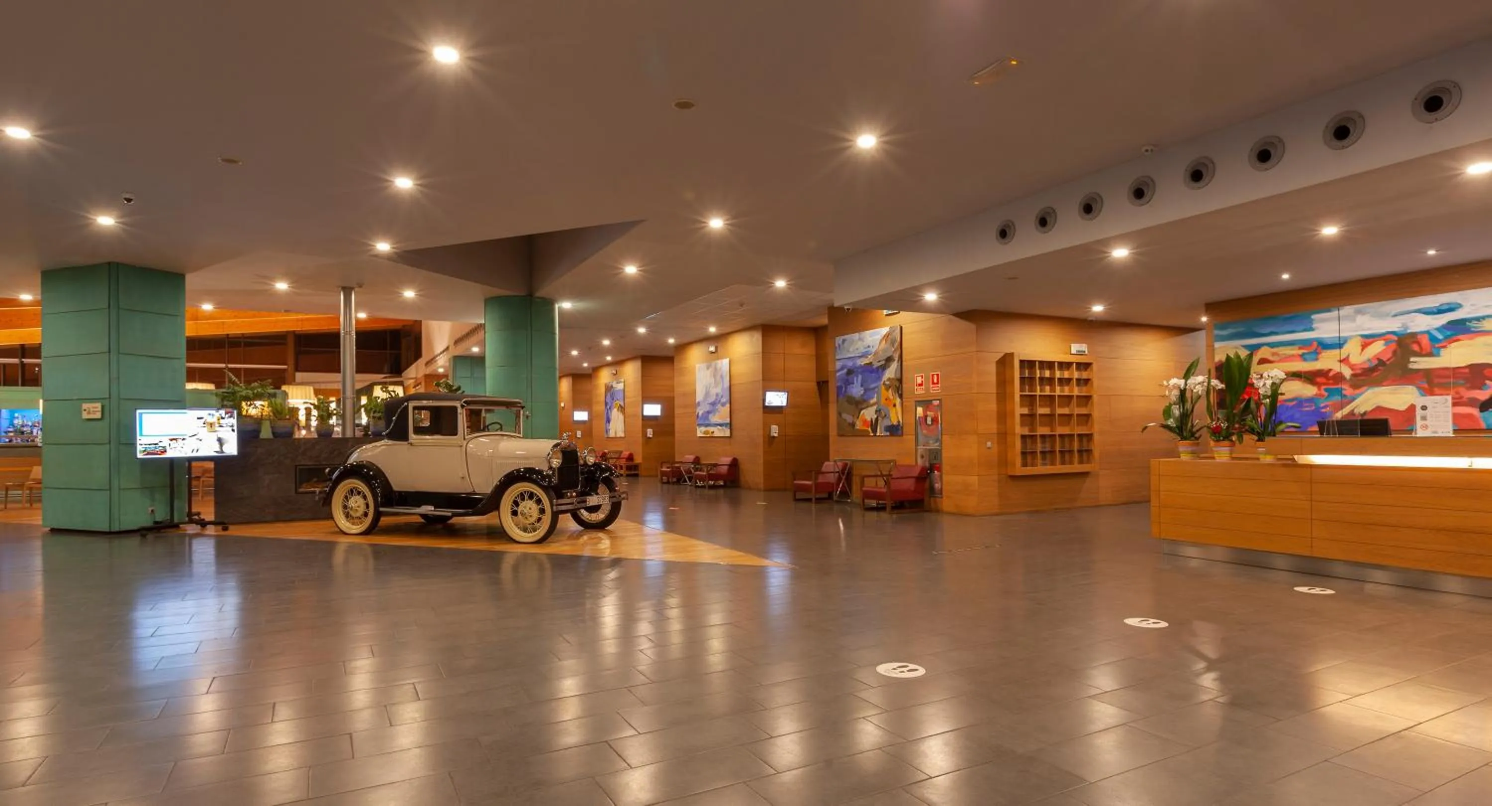 Lobby or reception in Hotel Puerta de Bilbao