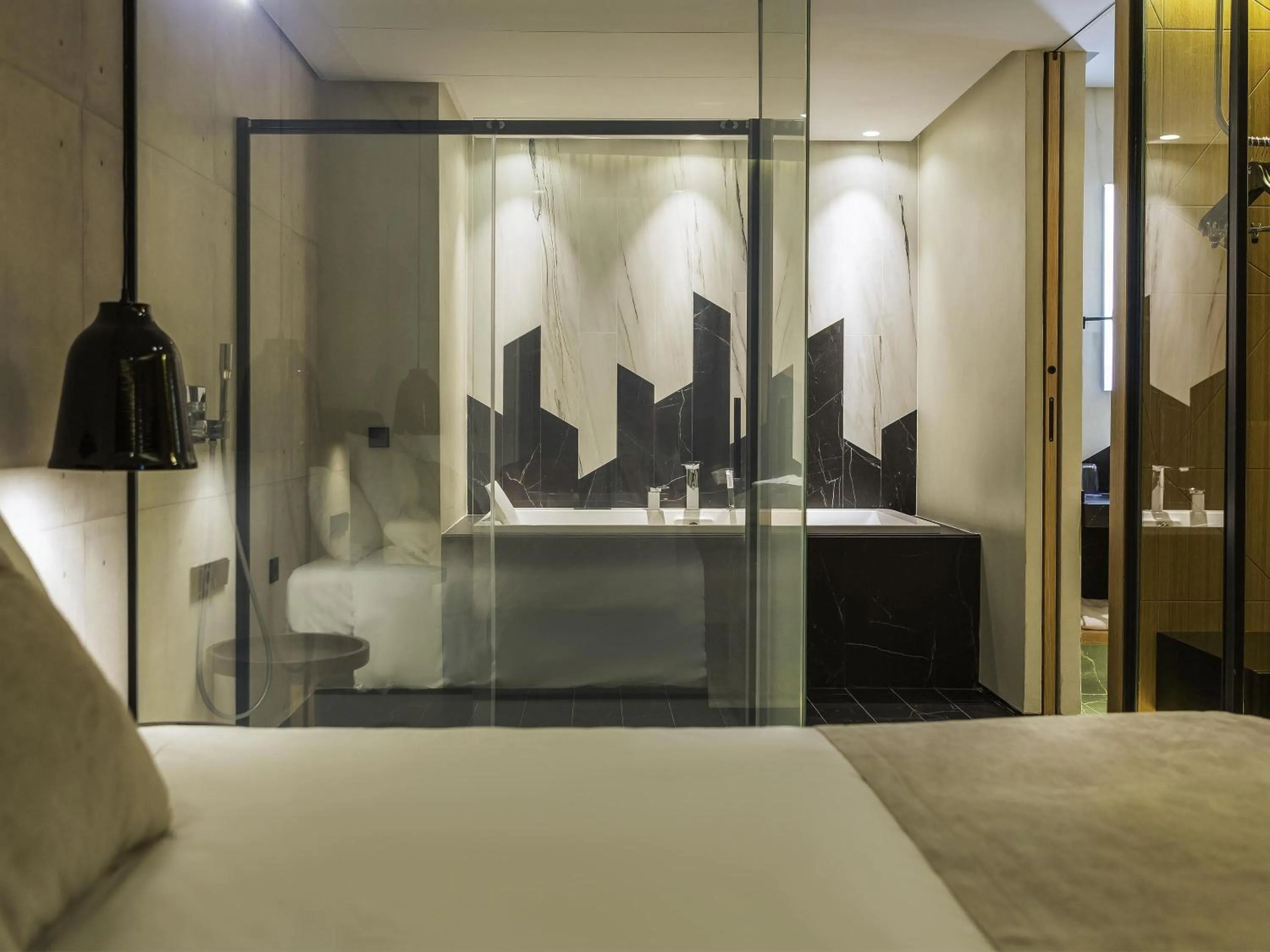 Photo of the whole room in Novotel Sevilla