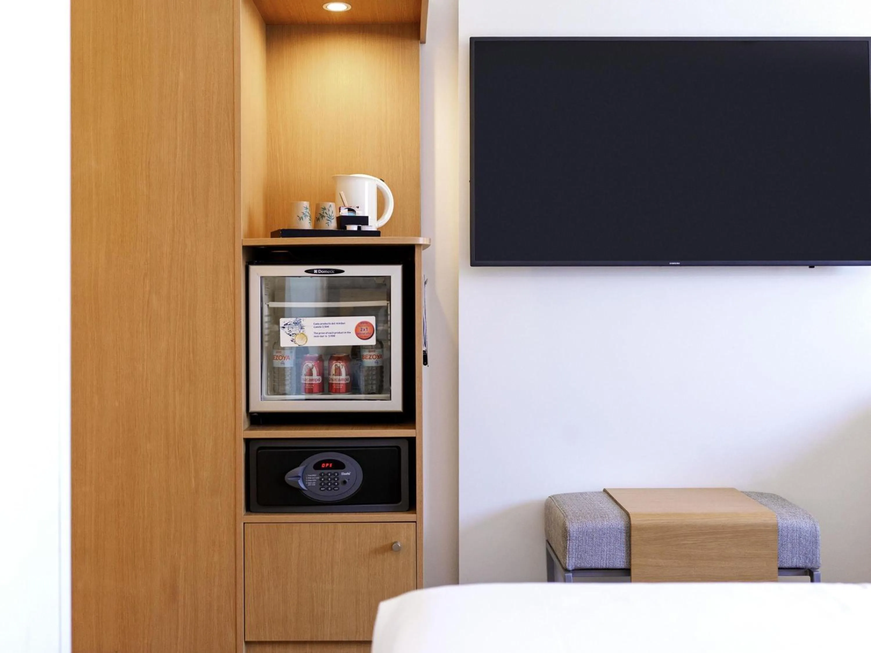 Bedroom in Novotel Sevilla