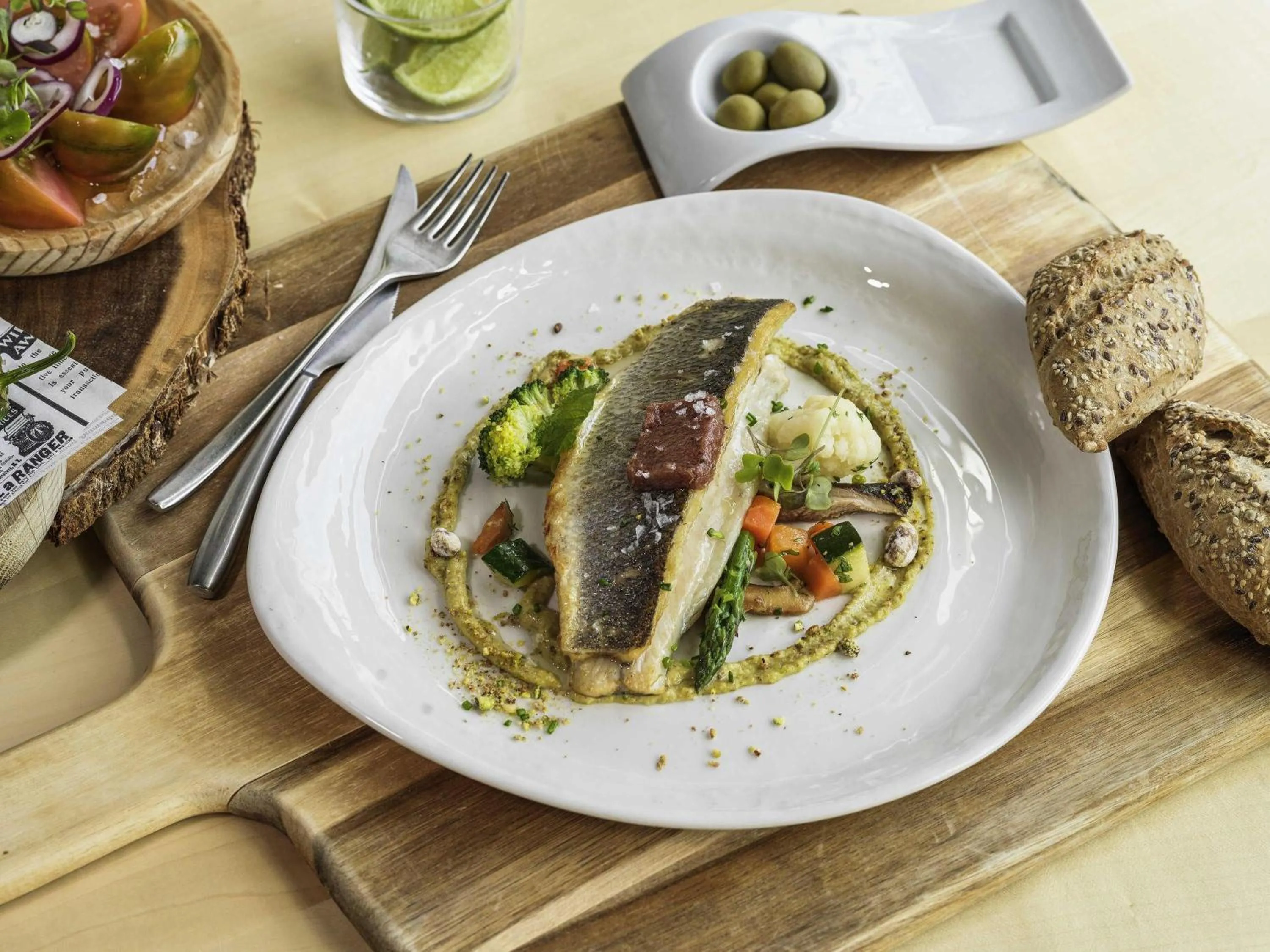 Restaurant/places to eat in Novotel Sevilla