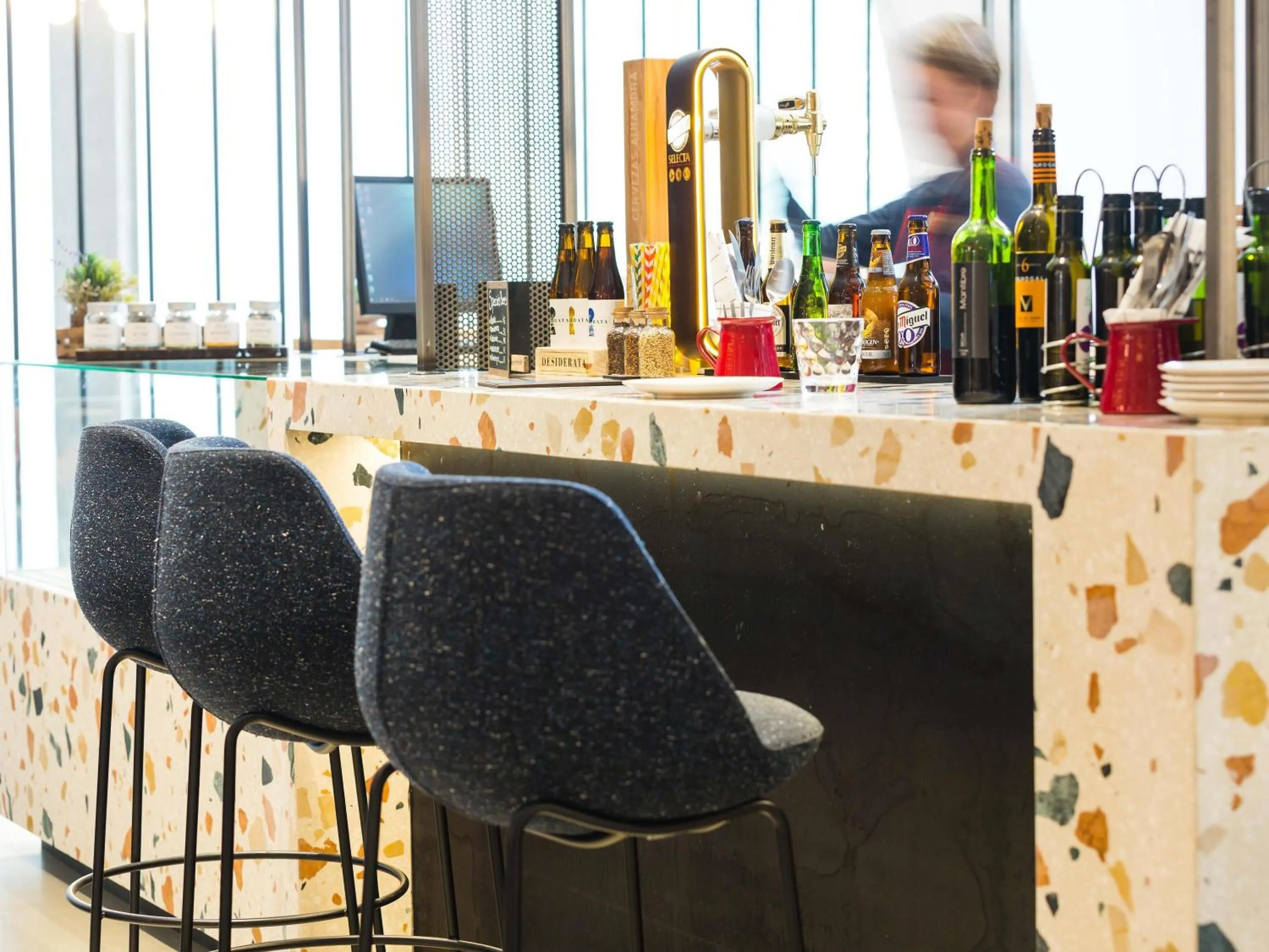Lounge or bar in Novotel Sevilla