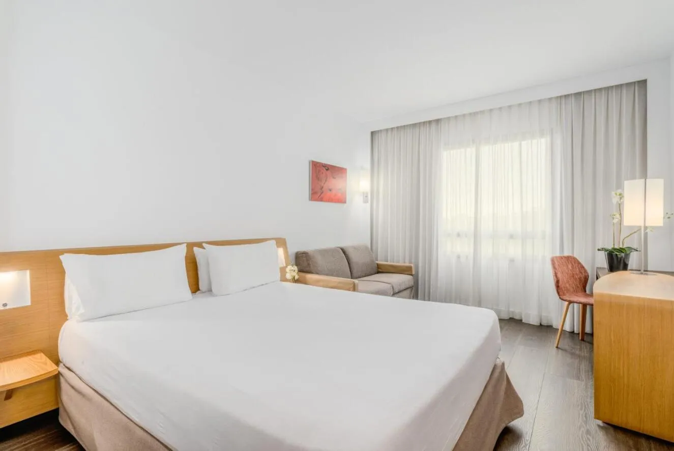 Bed in Exe Madrid Norte