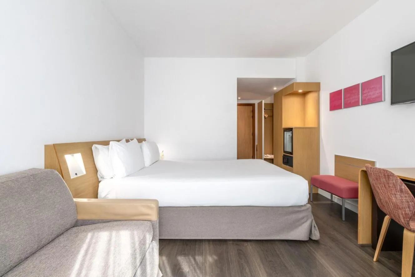 Bed in Exe Madrid Norte