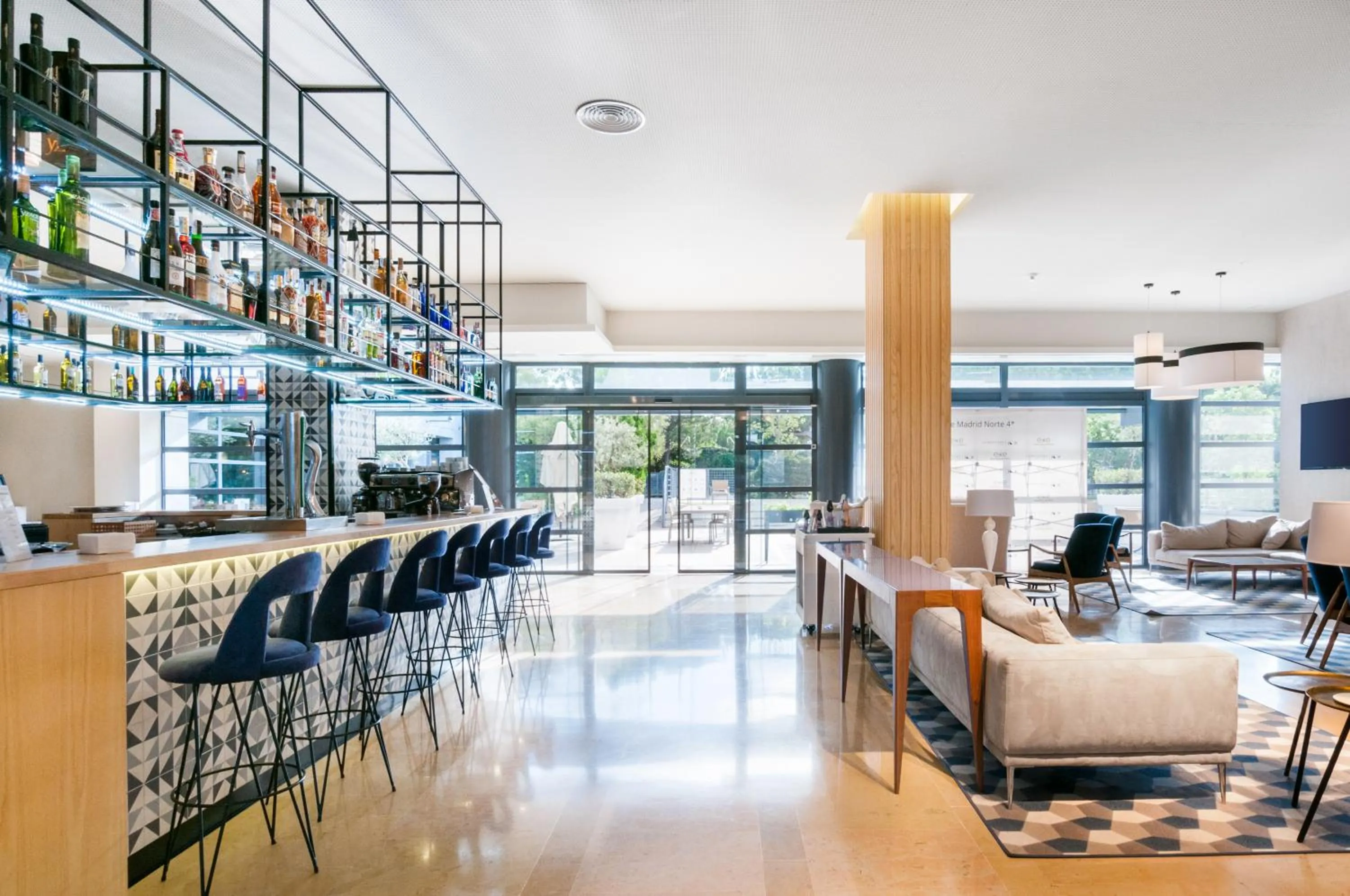 Restaurant/places to eat in Exe Madrid Norte