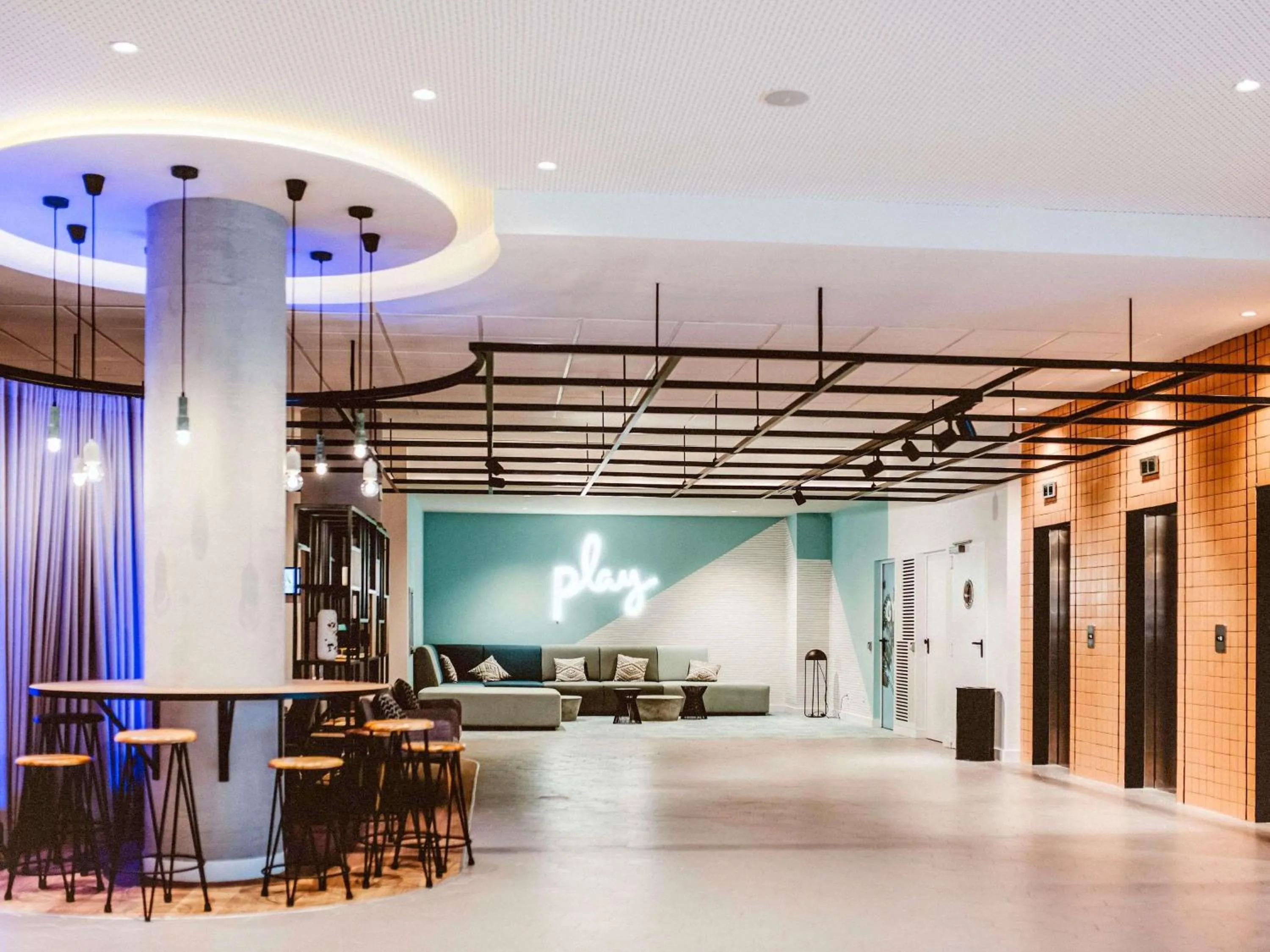 Property building in Novotel Campo De Las Naciones