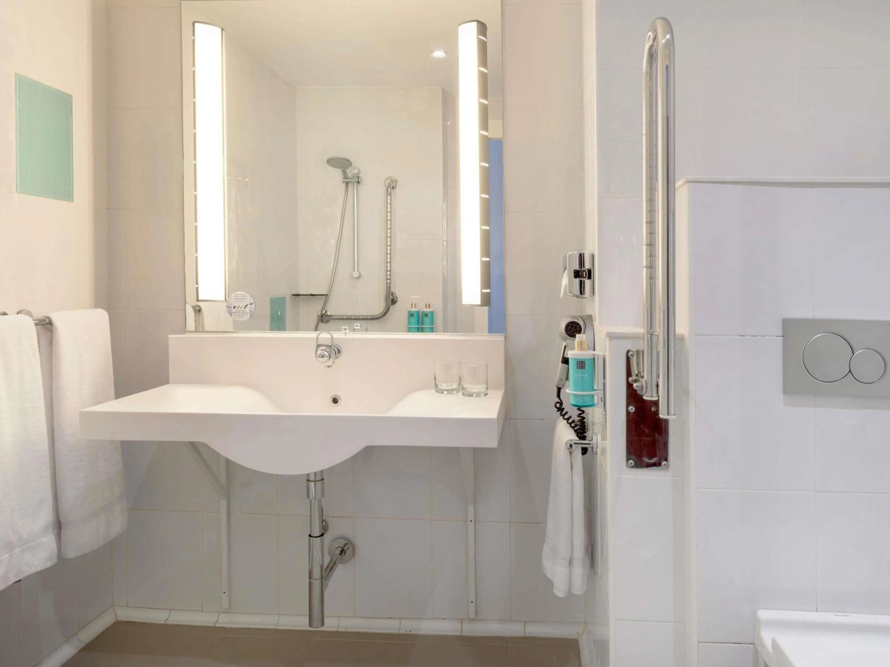 Bedroom in Novotel Campo De Las Naciones