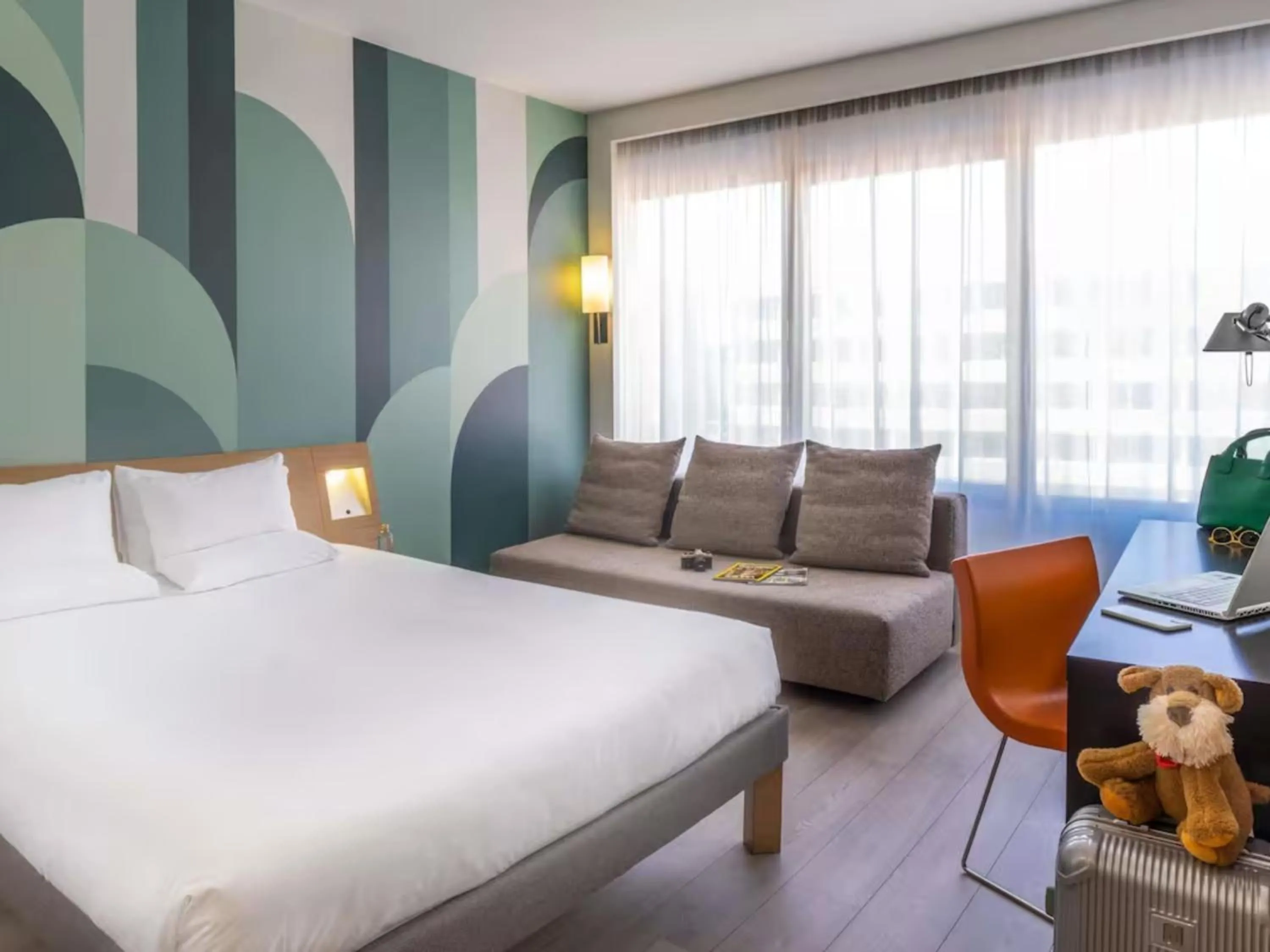 Bed in Novotel Campo De Las Naciones