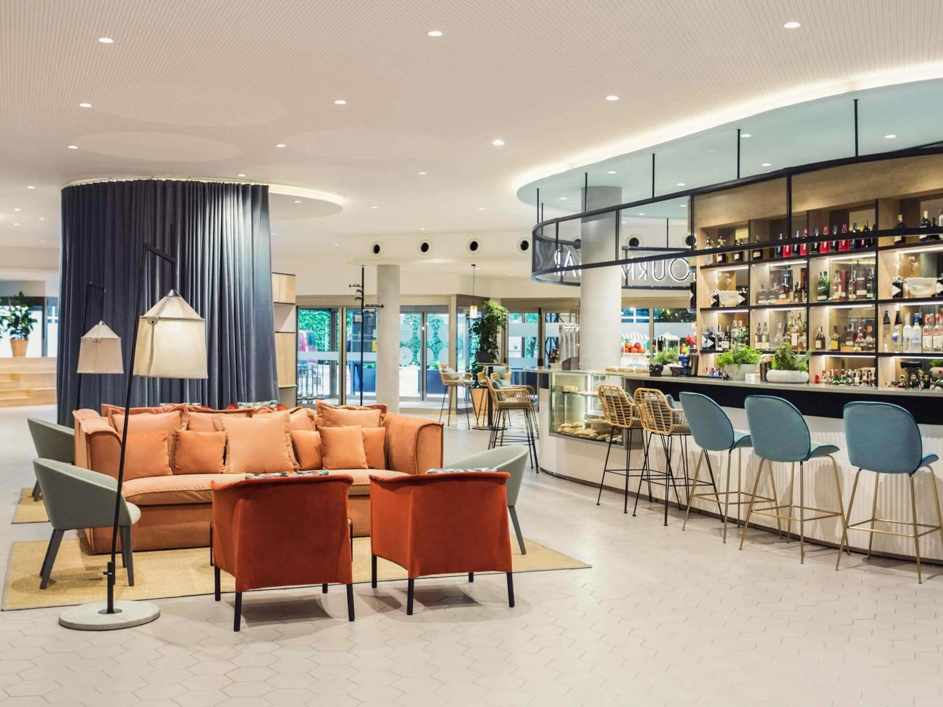 Property building in Novotel Campo De Las Naciones