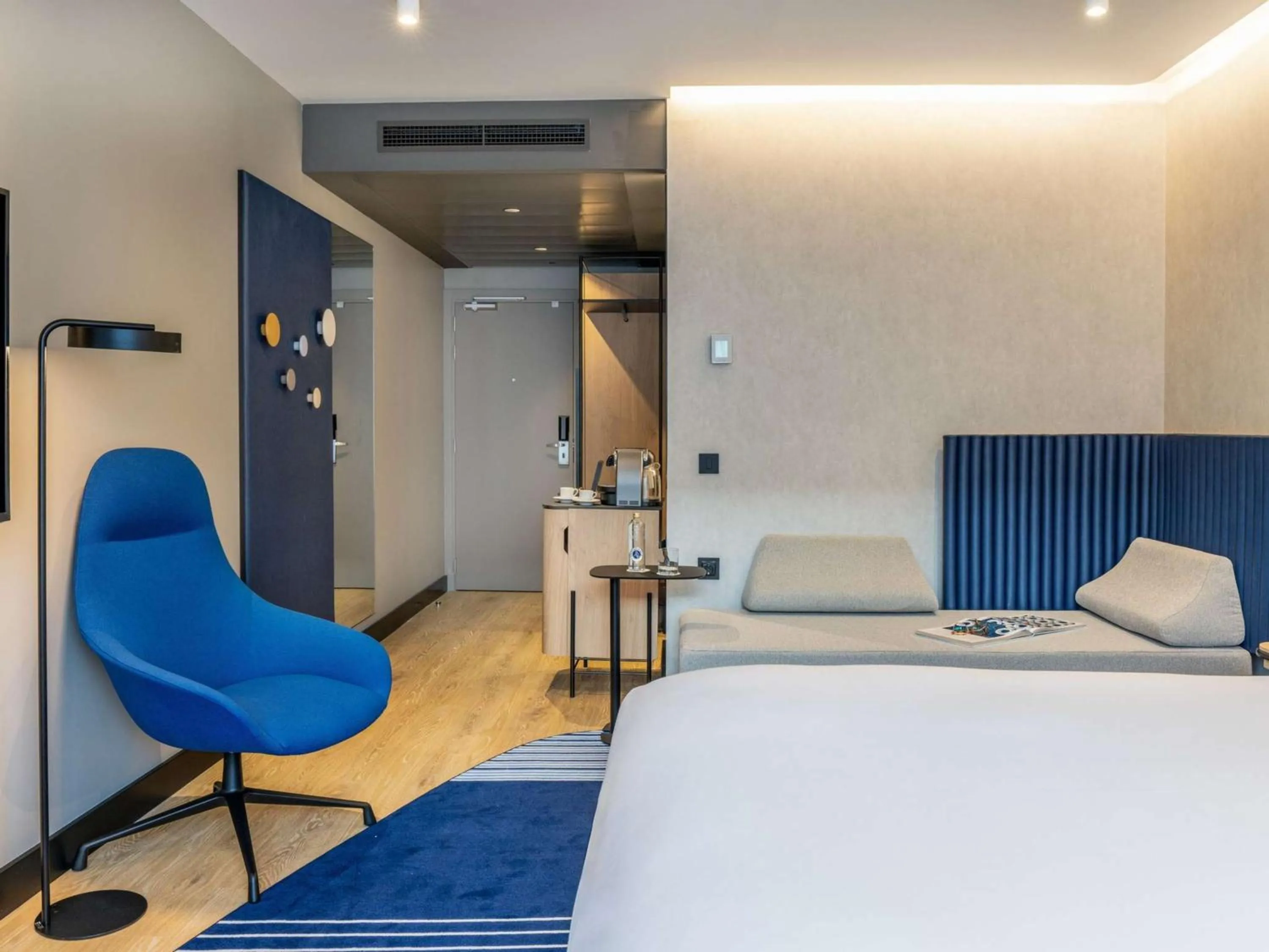 Bed in Novotel Campo De Las Naciones