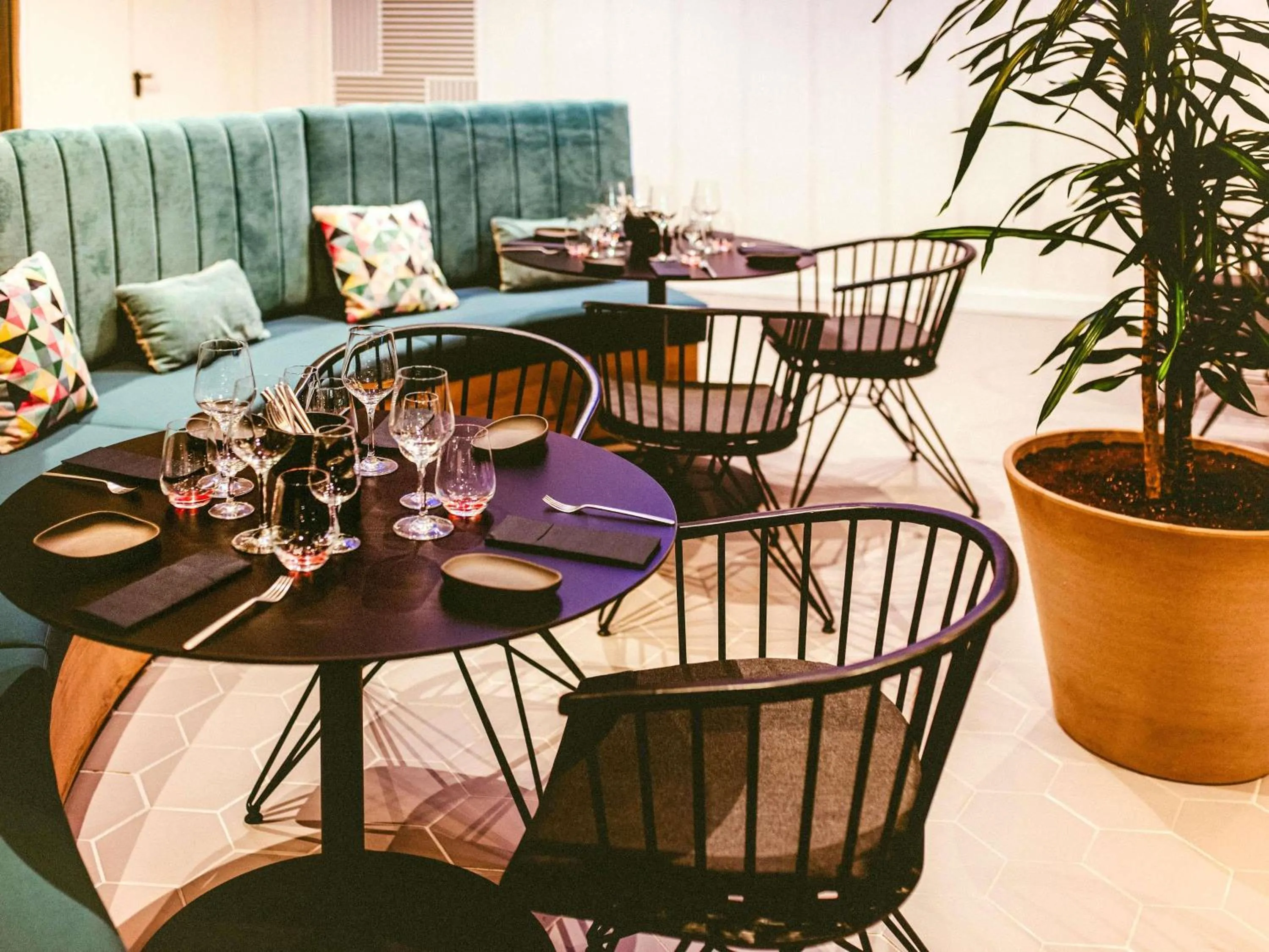 Restaurant/places to eat in Novotel Campo De Las Naciones