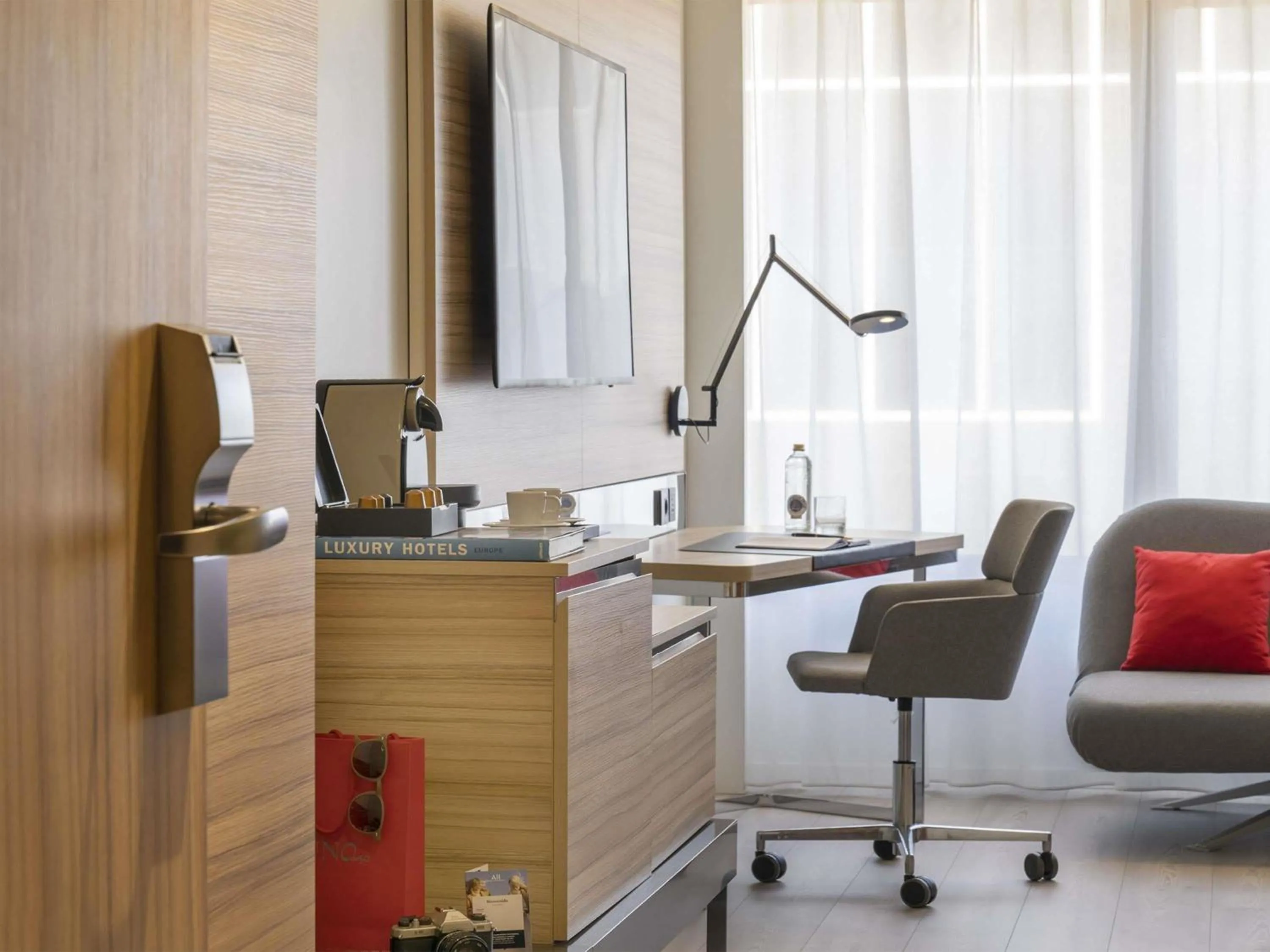 Property building in Novotel Campo De Las Naciones