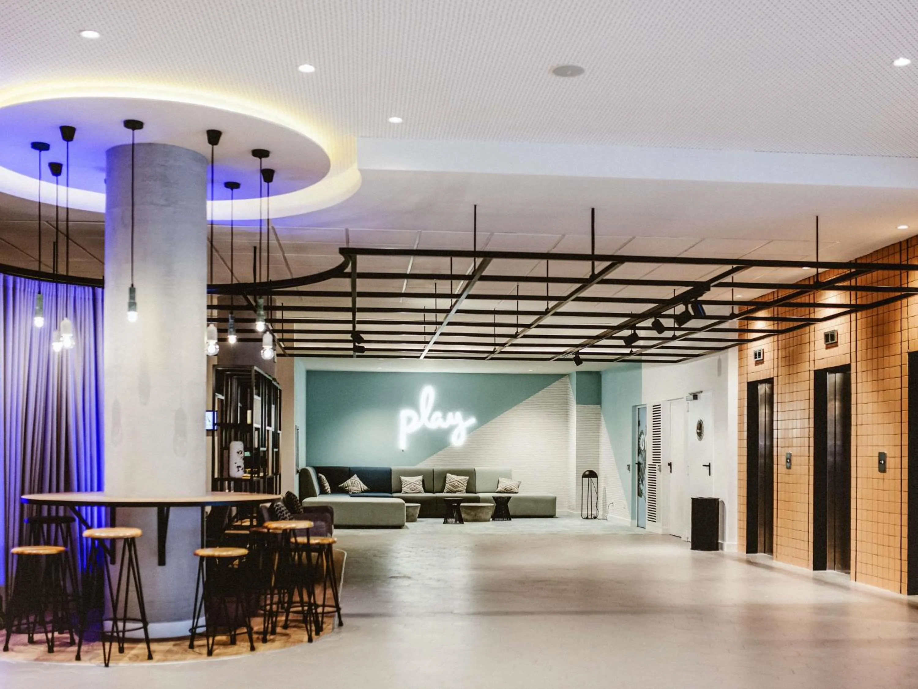 Restaurant/places to eat in Novotel Campo De Las Naciones