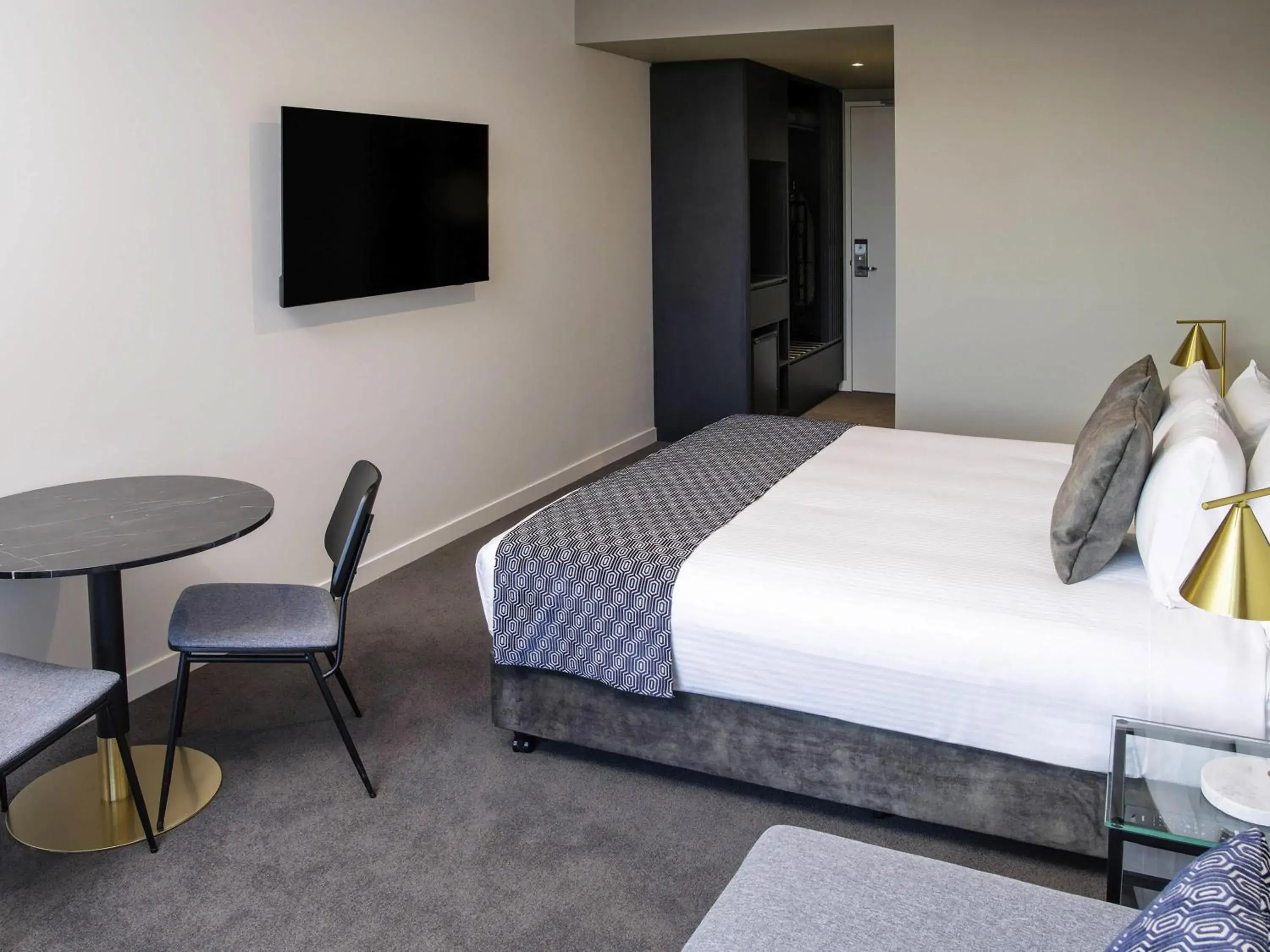 Deluxe King Room in Mantra Tonsley Adelaide Deluxe King Room in Mantra Tonsley Adelaide