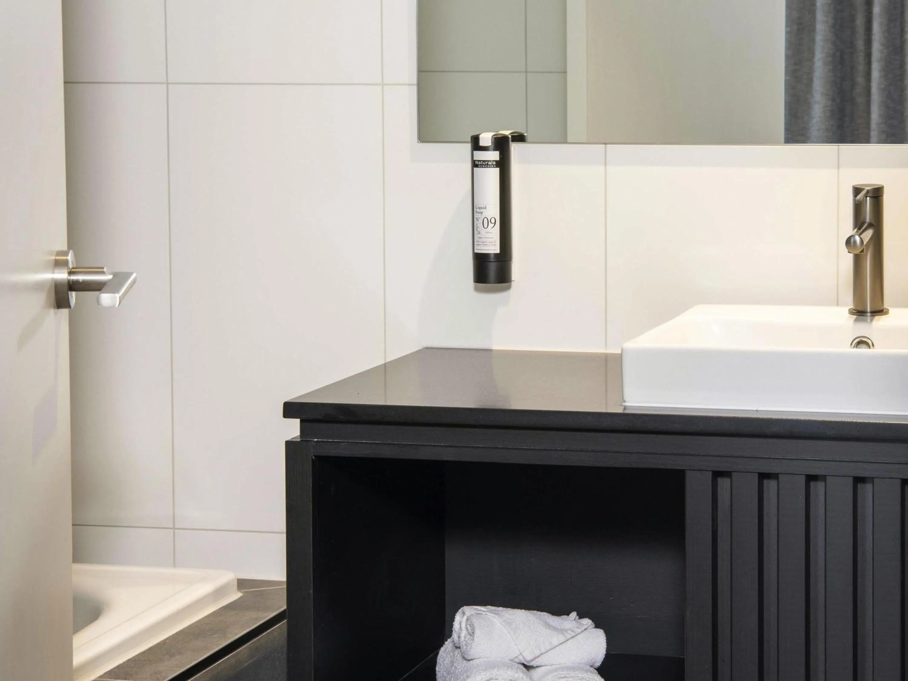 Bedroom in Mantra Tonsley Adelaide