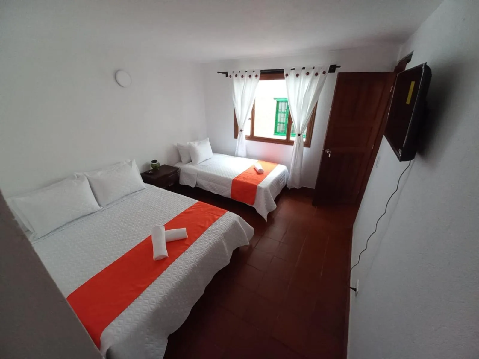 Photo of the whole room, Bed in Oasis san José de la villa