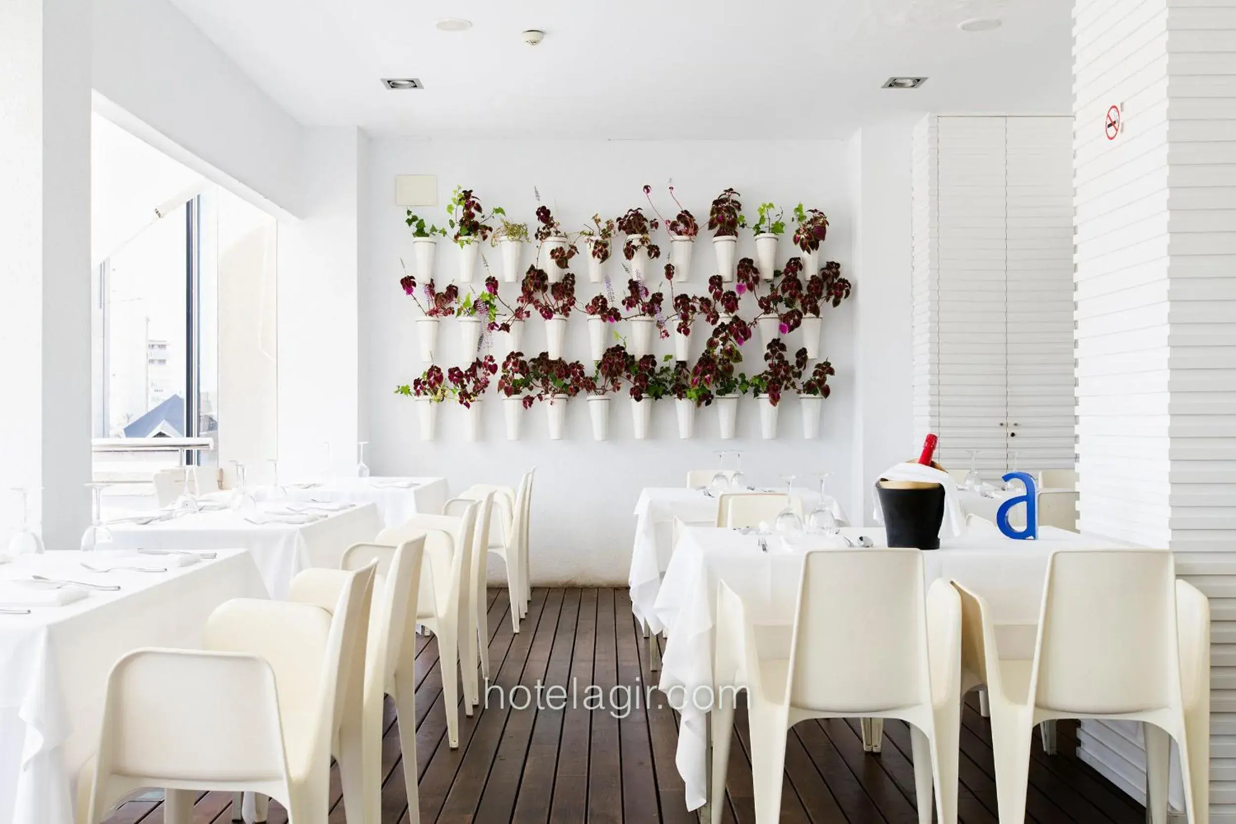 Restaurant/places to eat in The Agir Springs Hotel by Medplaya Restaurant/places to eat in The Agir Springs Hotel by Medplaya