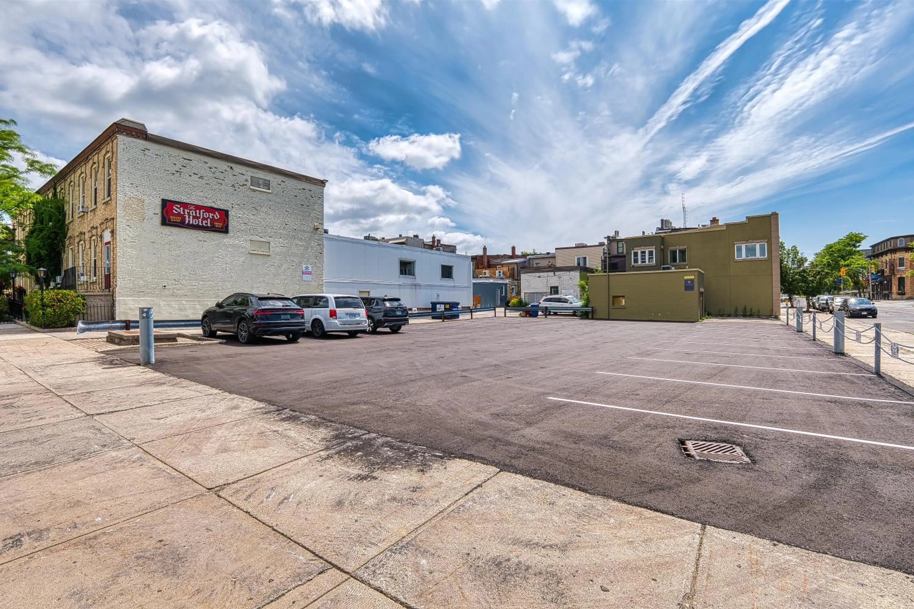 Parking in The Stratford Hotel by Hoco Hotels Collection