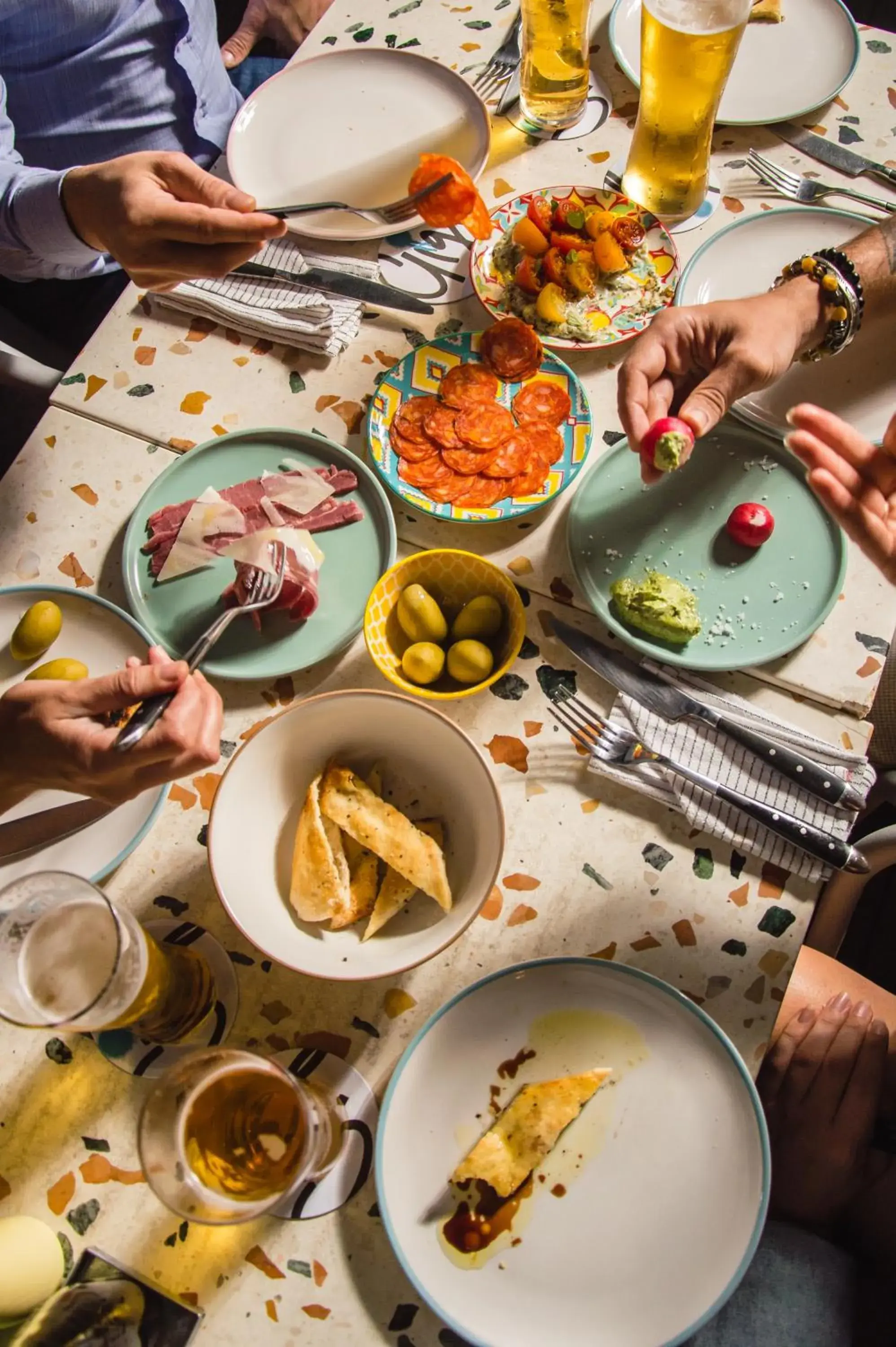 Restaurant/places to eat in Uno Express Restaurant/places to eat in Uno Express