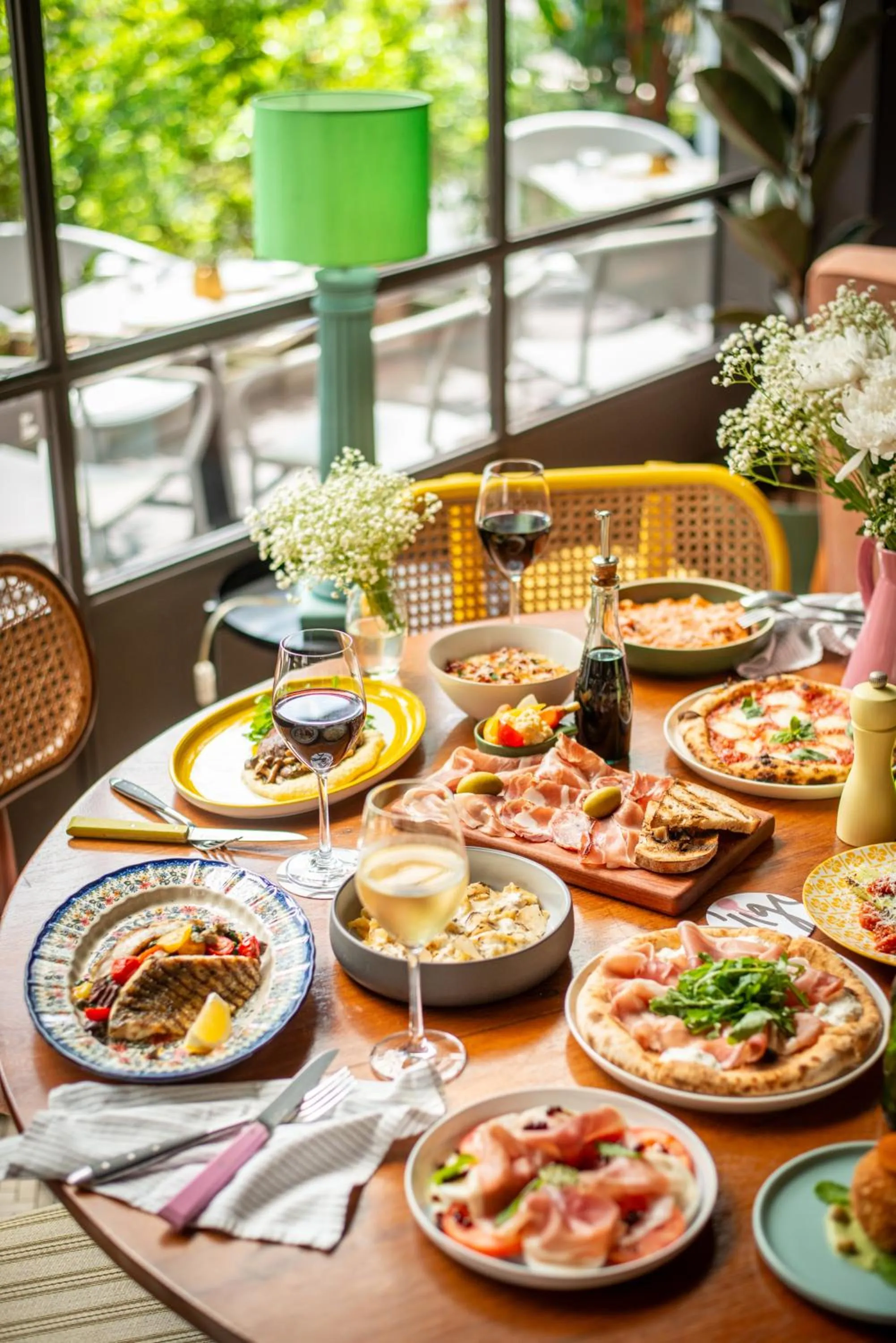 Restaurant/places to eat in Uno Express