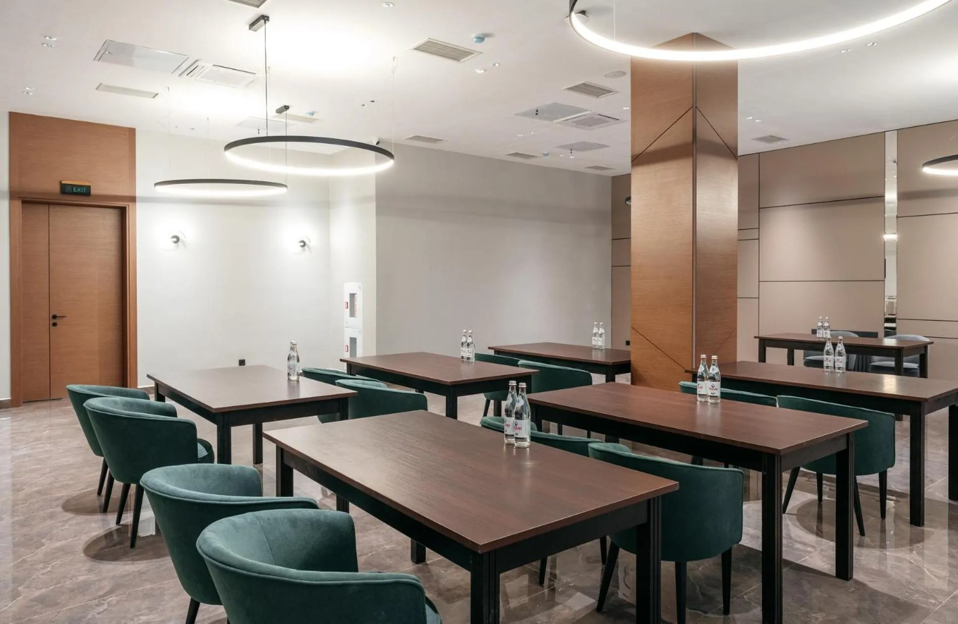 Meeting/conference room in Raavah Aparthotel