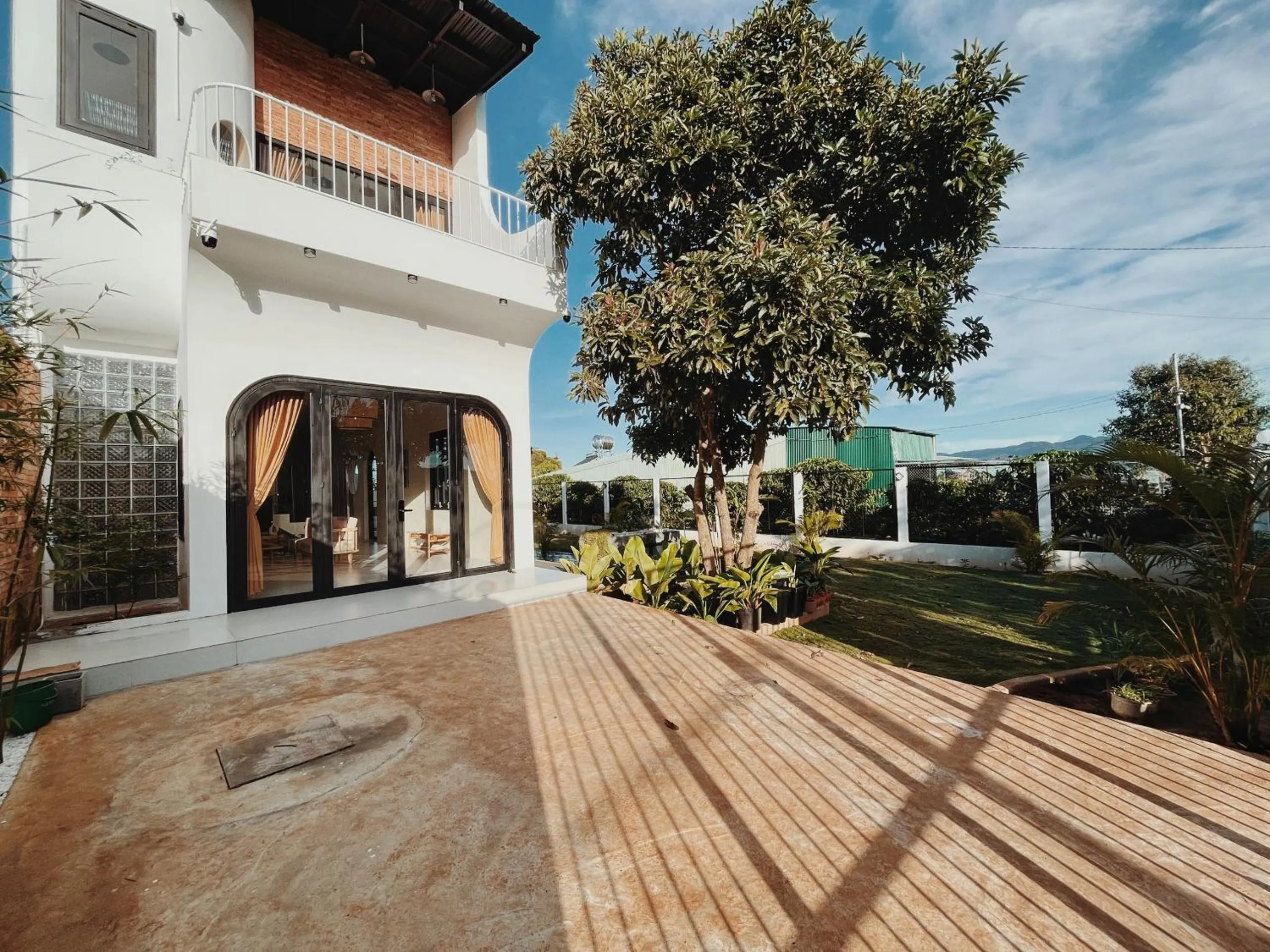 Property building in XOM House Biển Hồ