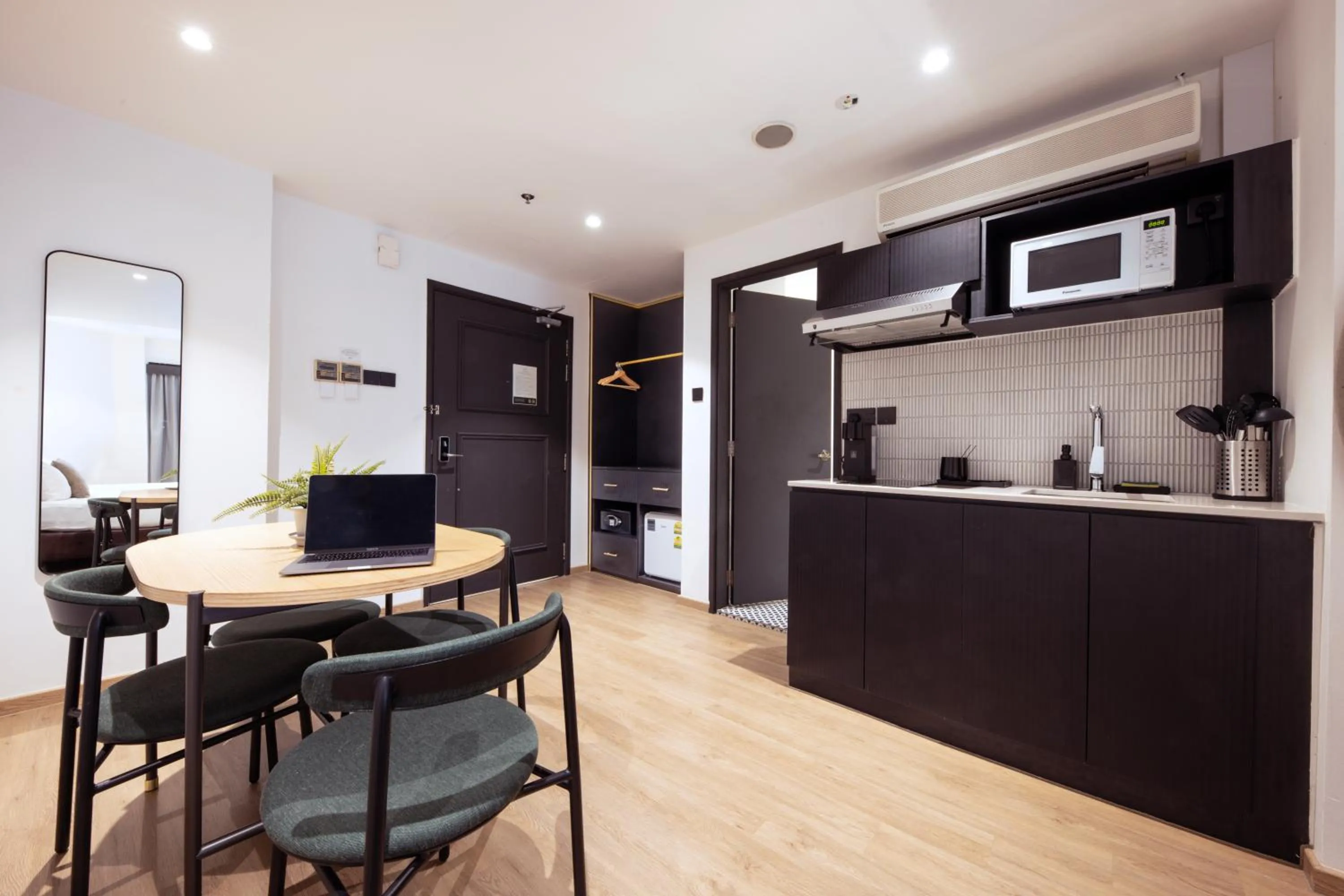 Kitchen or kitchenette in Owen House by Habyt