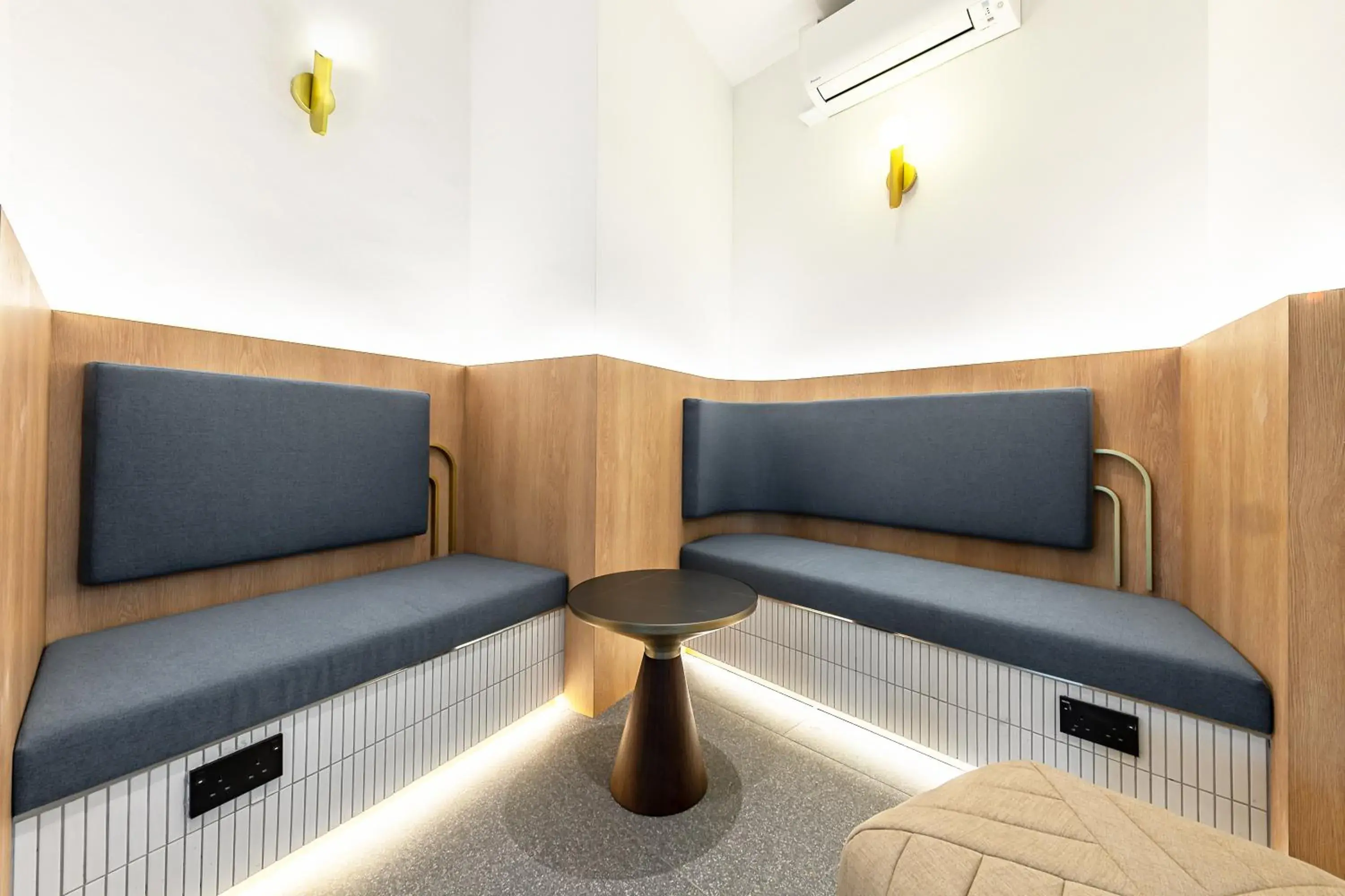 Lobby or reception in Owen House by Habyt Lobby or reception in Owen House by Habyt