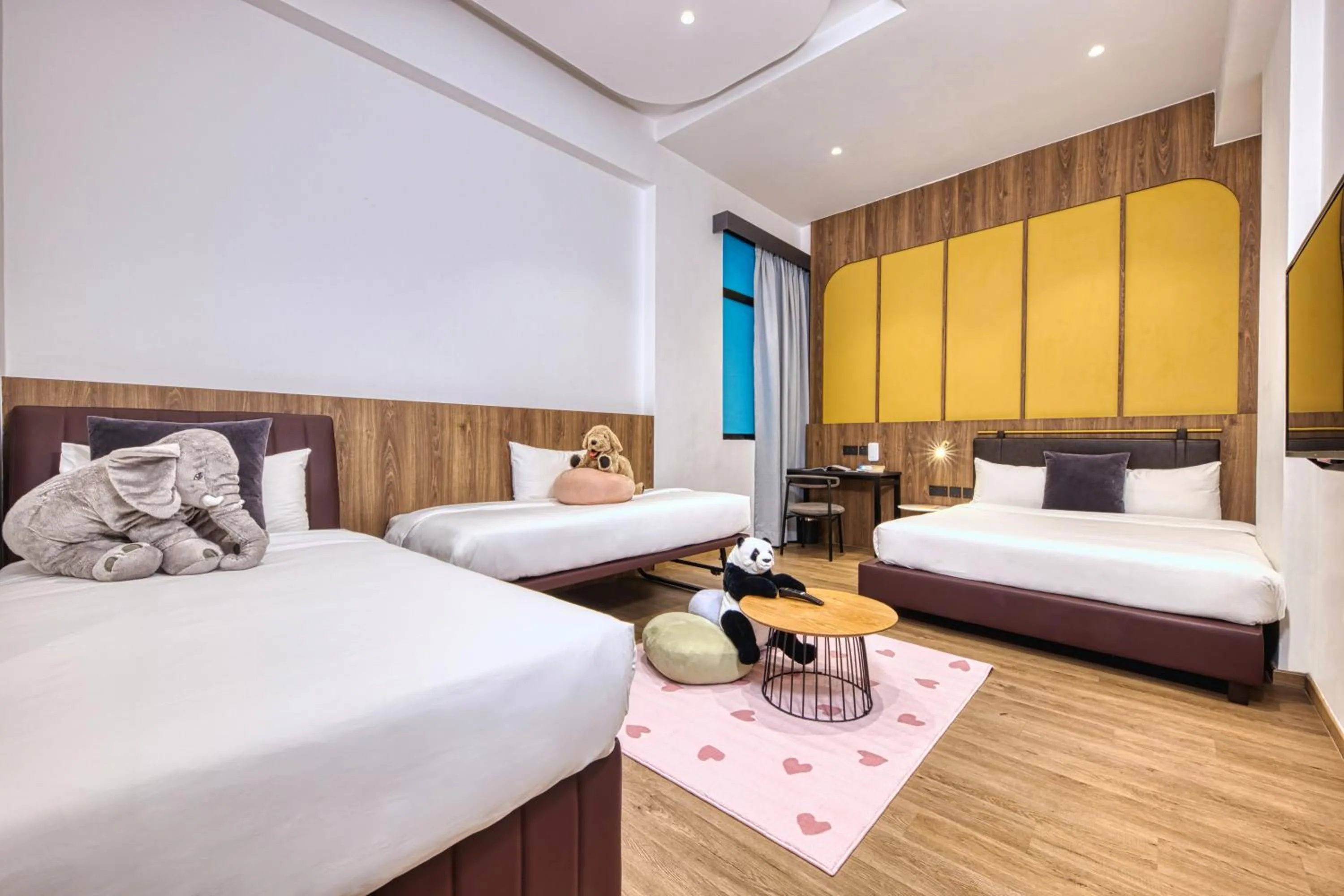 Photo of the whole room, Bed in Owen House by Habyt