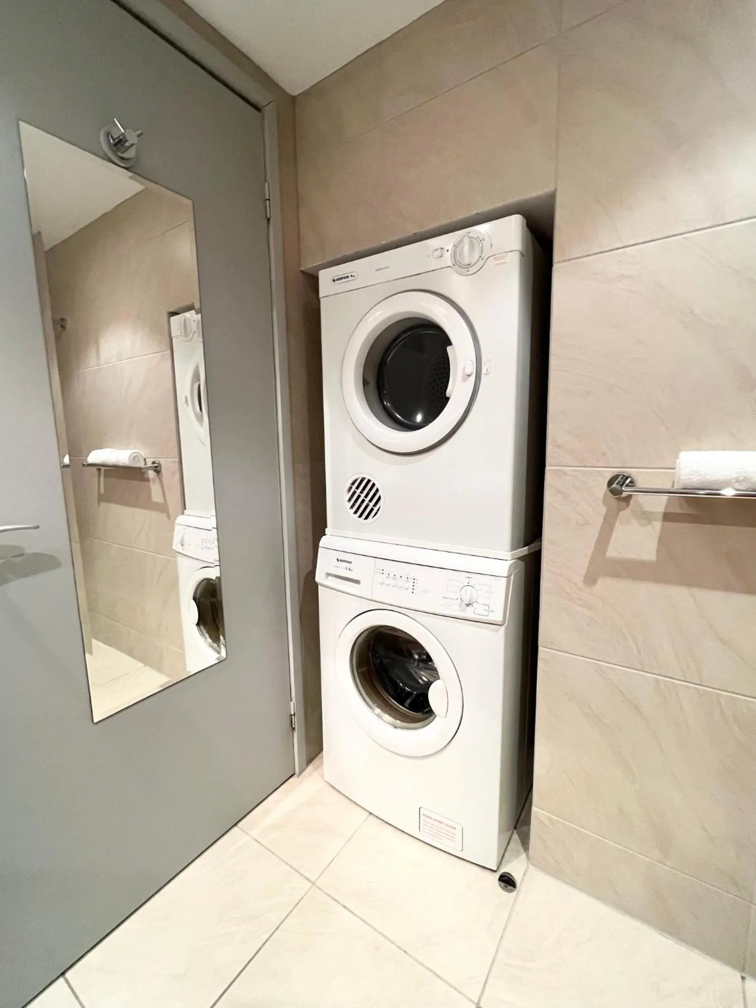 Pandanas Apt 3 (Darwin CBD, Harbour views)