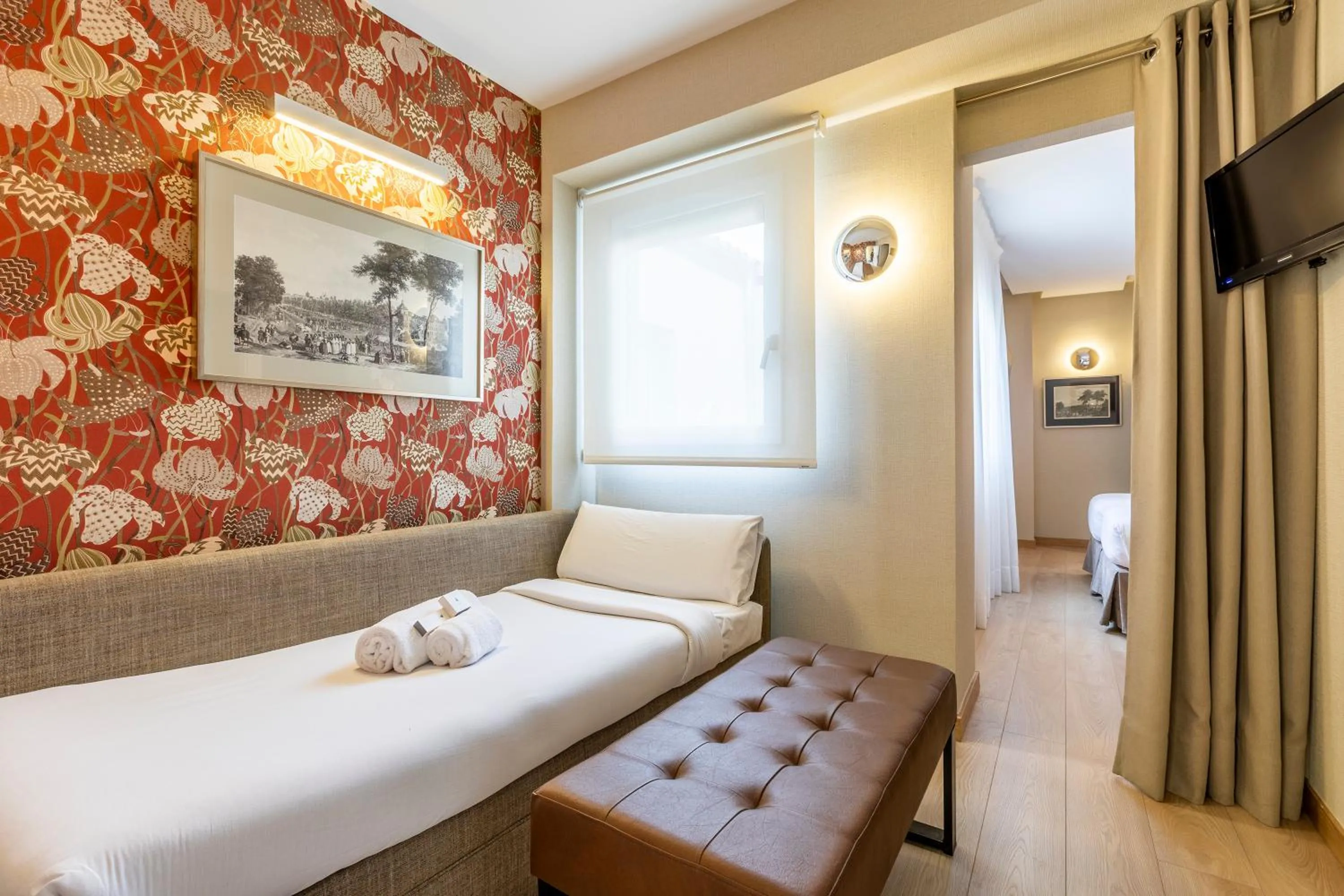 Bedroom, Bed in Hotel Meninas - Boutique Opera