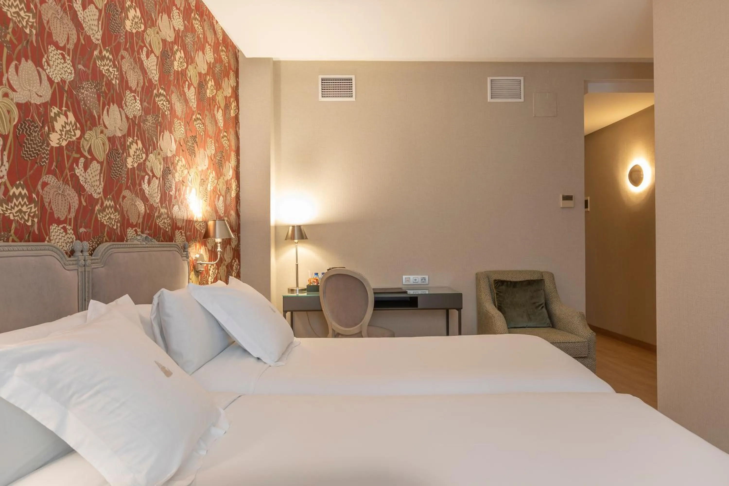 Photo of the whole room, Bed in Hotel Meninas - Boutique Opera