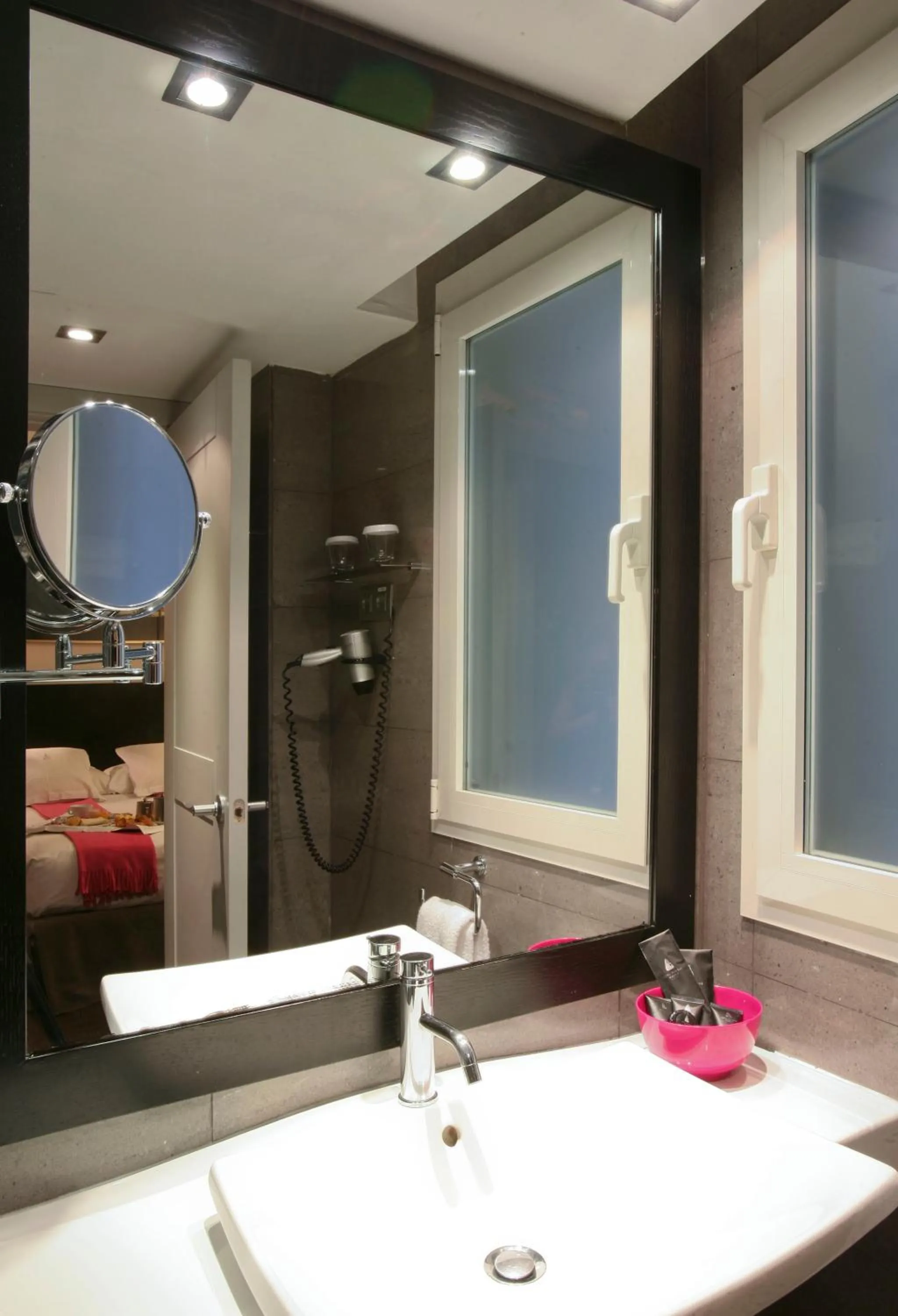 Bathroom in Hotel Meninas - Boutique Opera