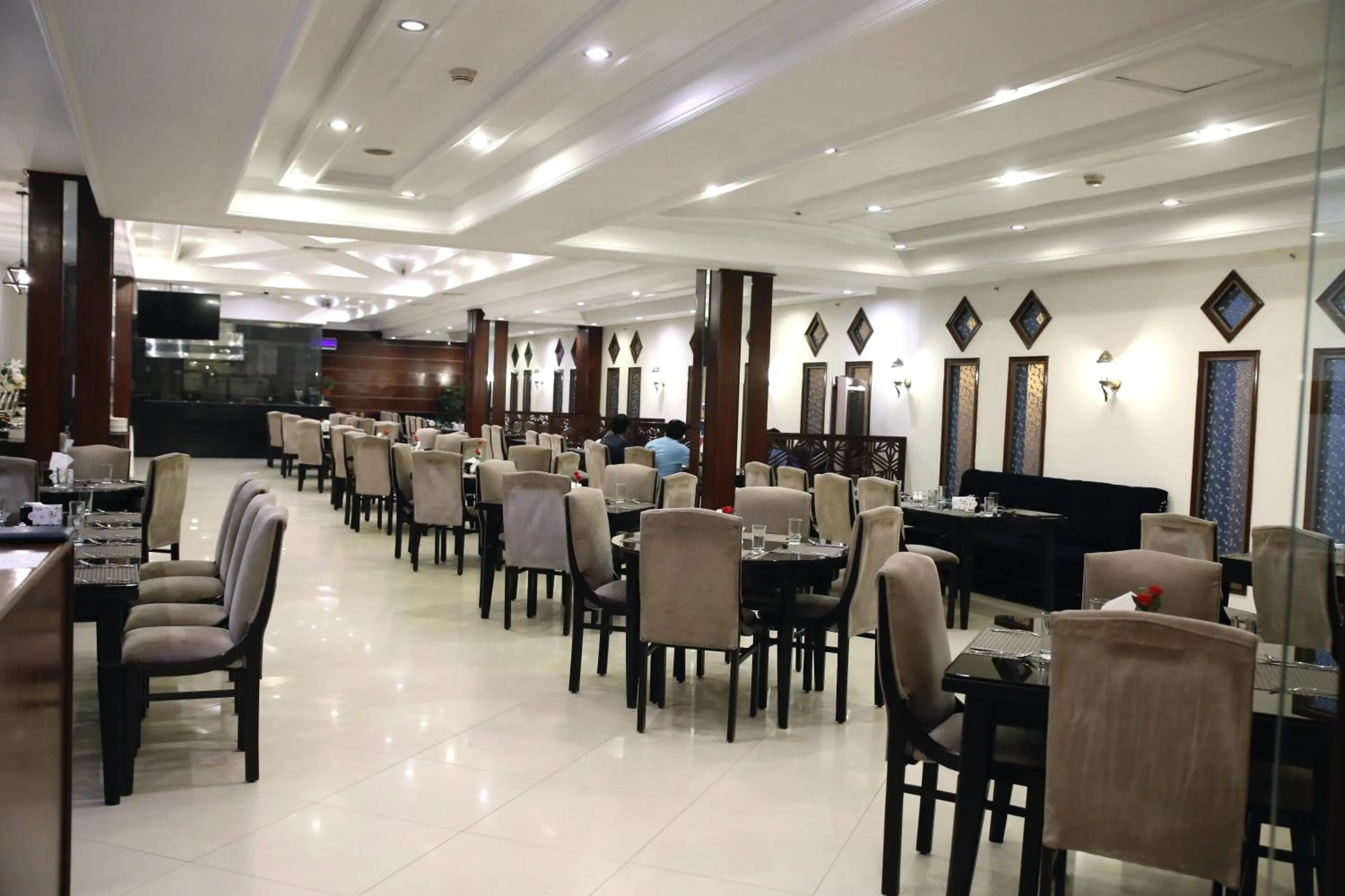 Restaurant/places to eat in Hotel Hillview Islamabad